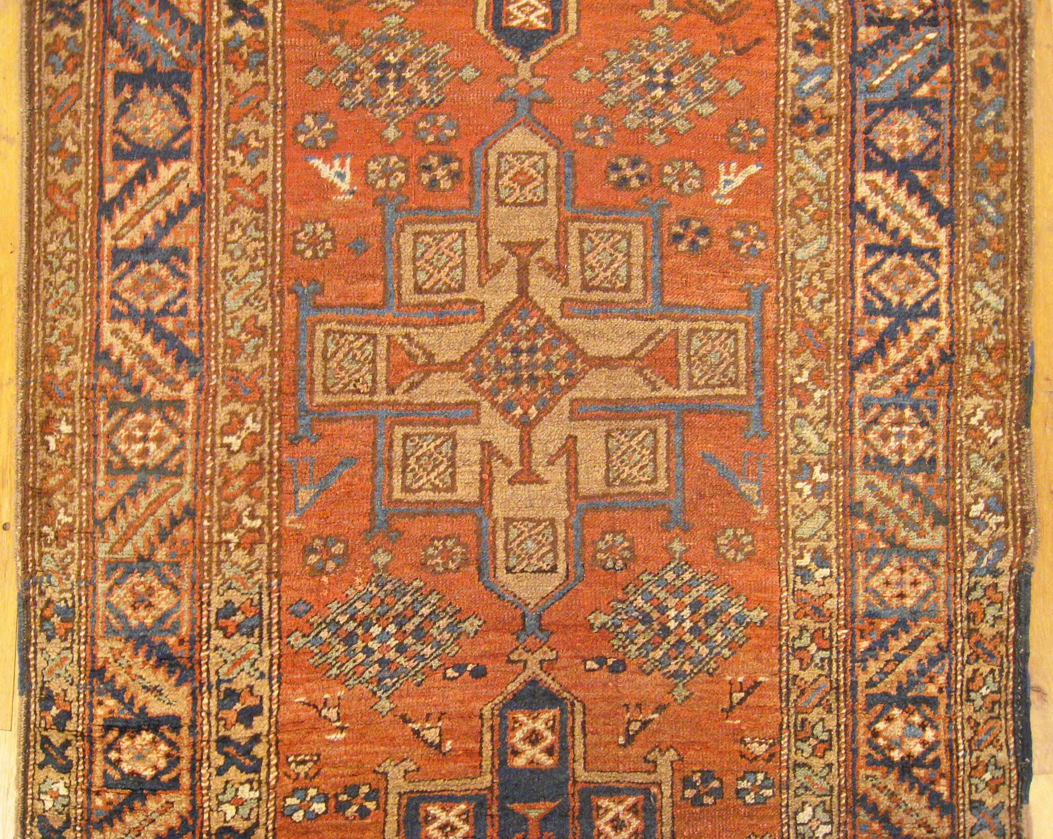 Antique Persian Heriz Karaja Oriental Small Size Rug, Three Geometric Medallions In Excellent Condition In New York, NY
