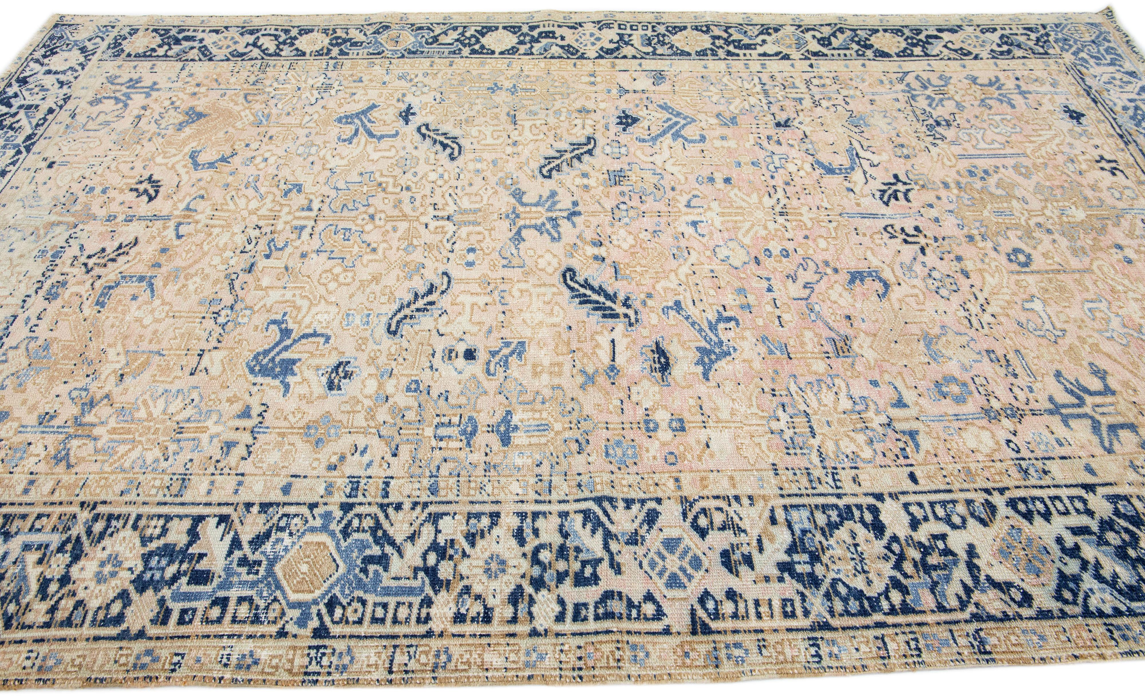 Perse Ancien tapis persan en laine Heriz Peach Allover Motif fait à la main en vente