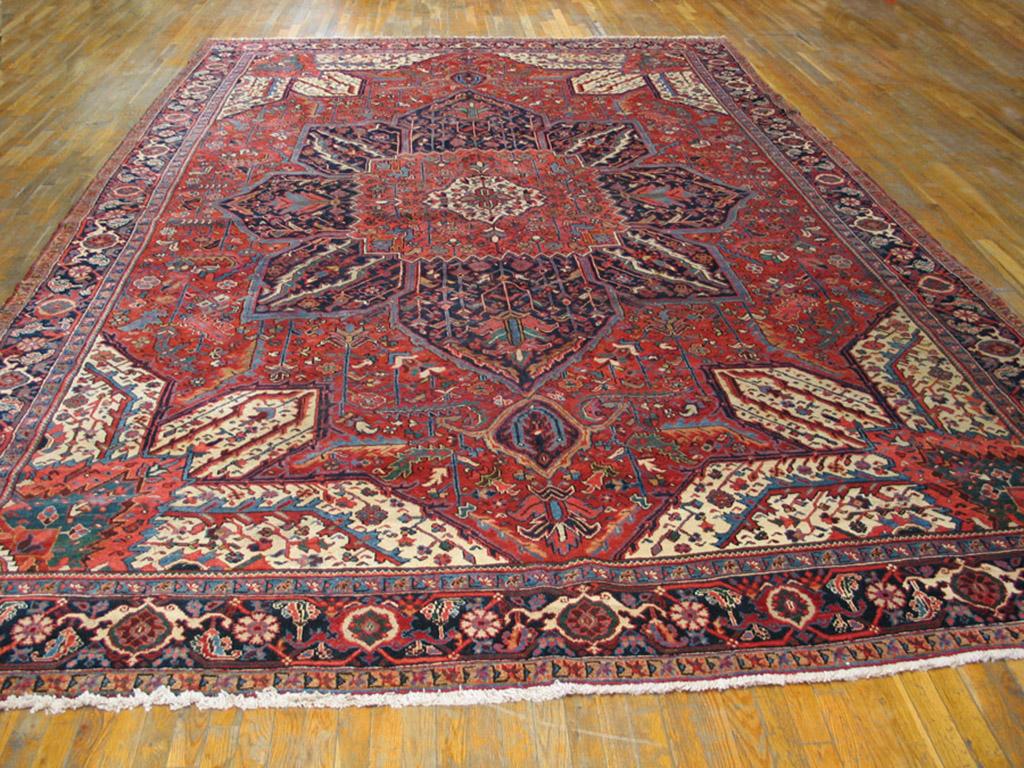 Heriz Serapi Early 20th Century Persian Heriz Carpet ( 10'6