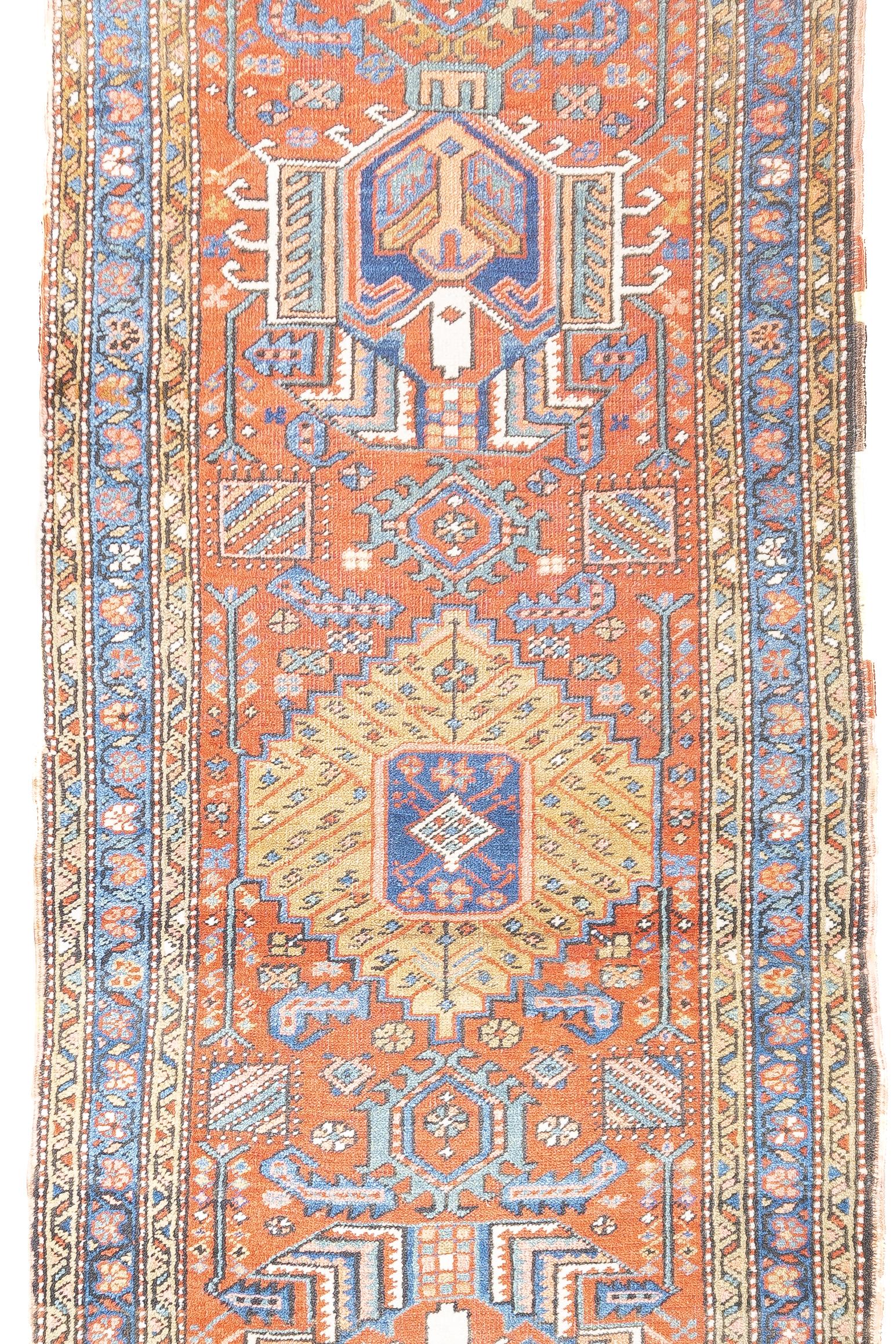 Annodato a mano Tappeto persiano antico Heriz 3' x 11' in vendita