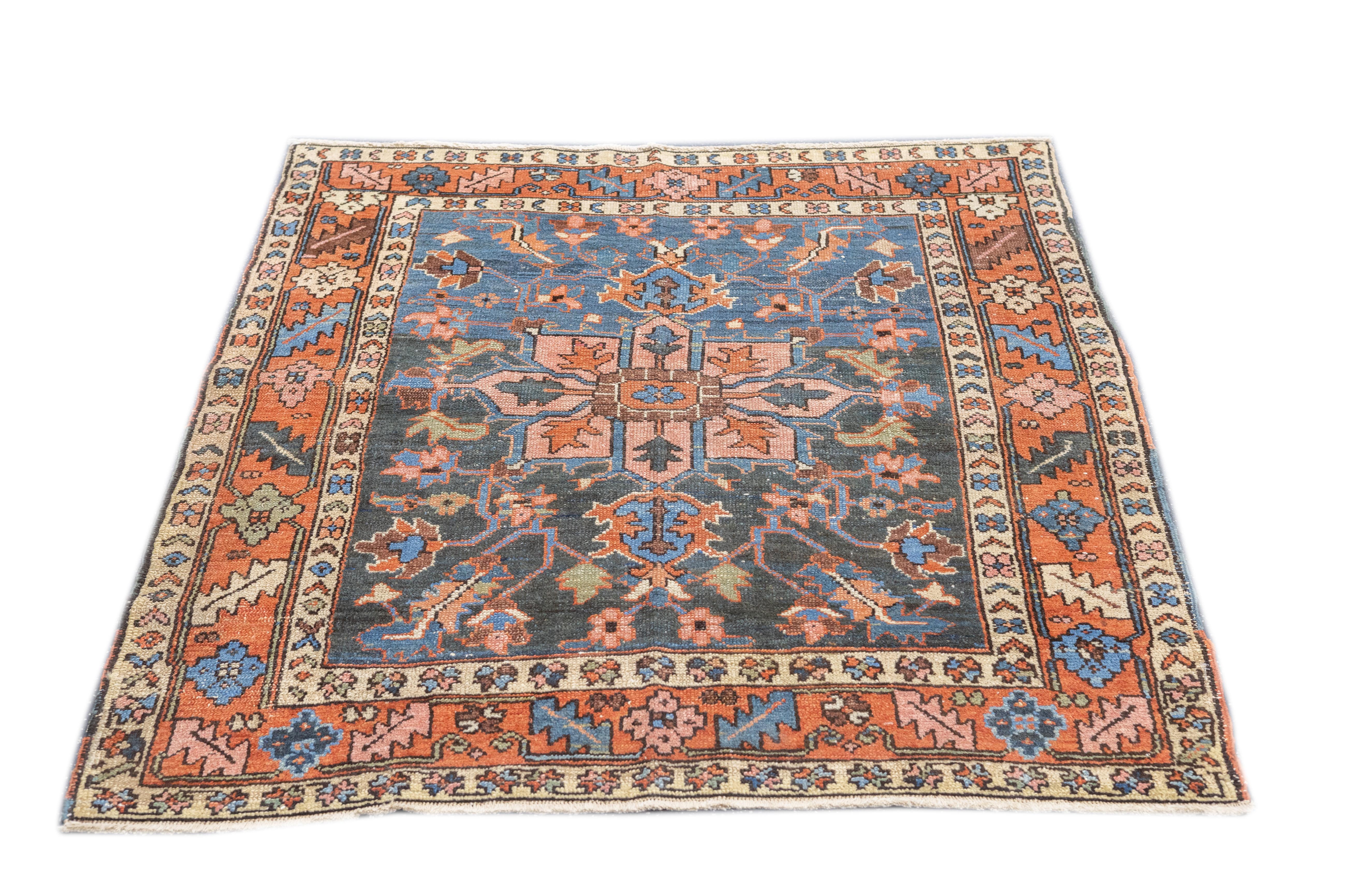 Antiker persischer Heriz-Teppich 4'0