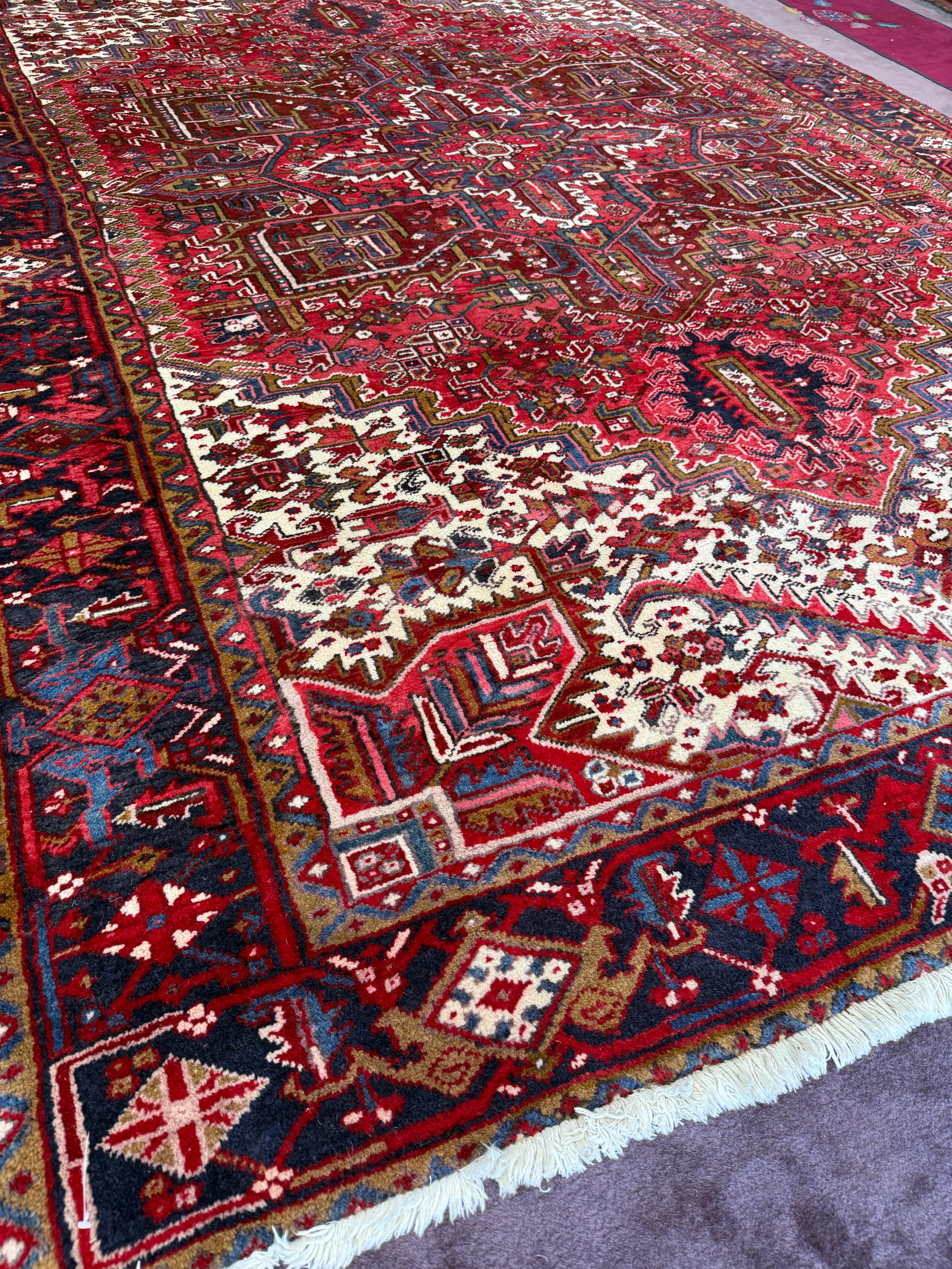 Hervorragender Zustand, voller Flor, hergestellt im Iran. Keine Reparaturen alles original klassisch
8.6x11.6