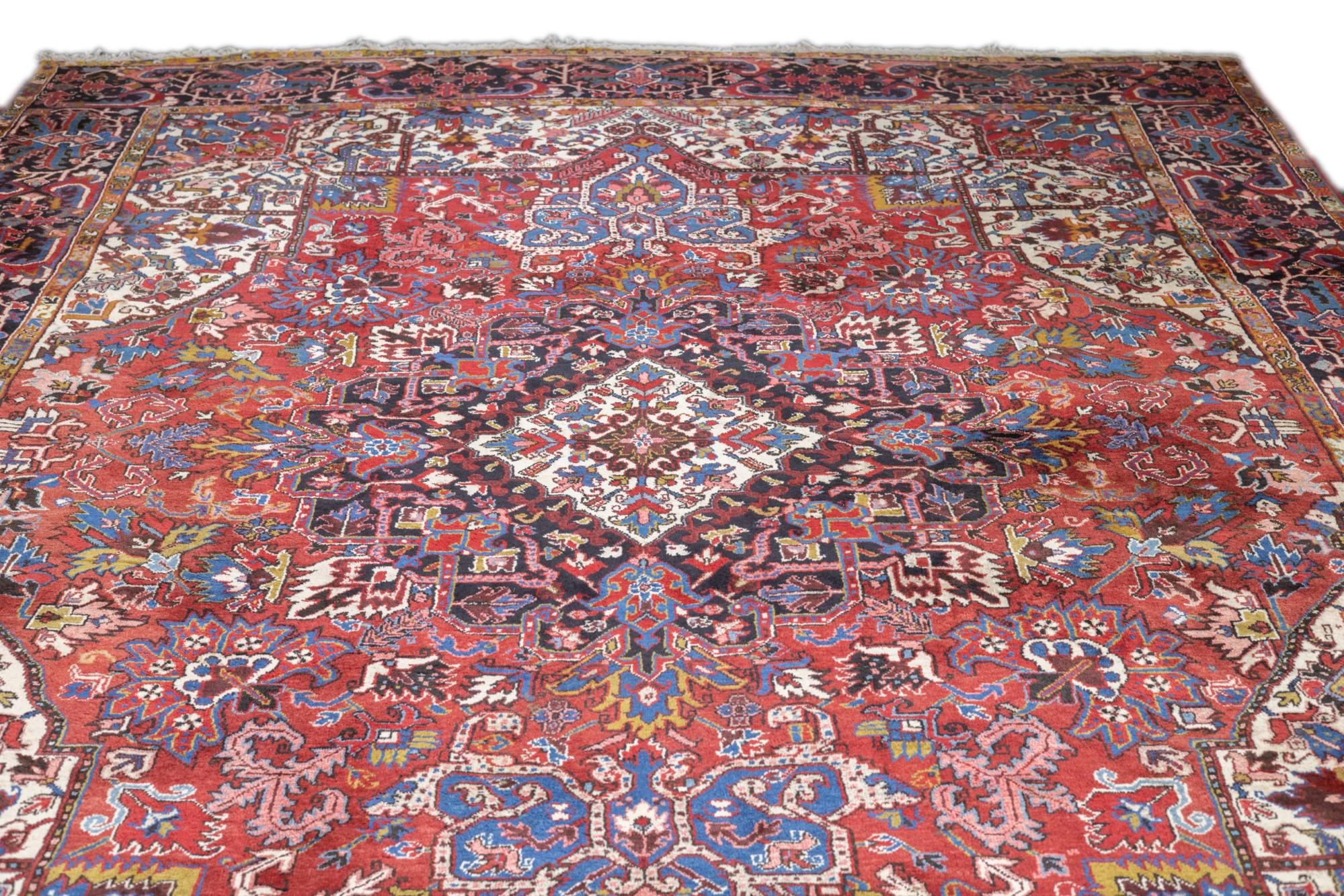Antiker persischer Heriz-Teppich 9'11'' x 13'3'' (Wolle) im Angebot