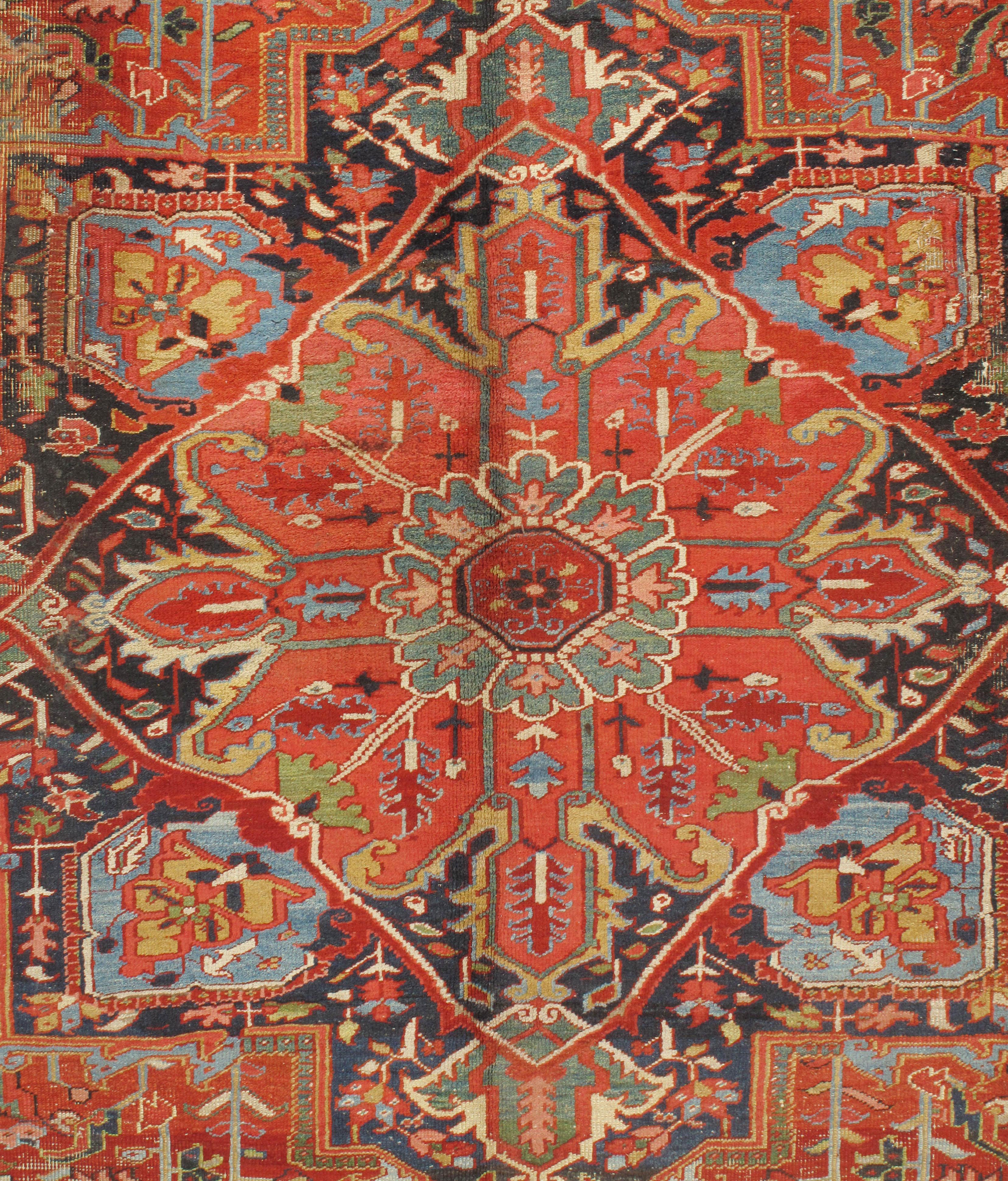 Antique Persian Heriz Rug  9'9 x 13'1 For Sale 5