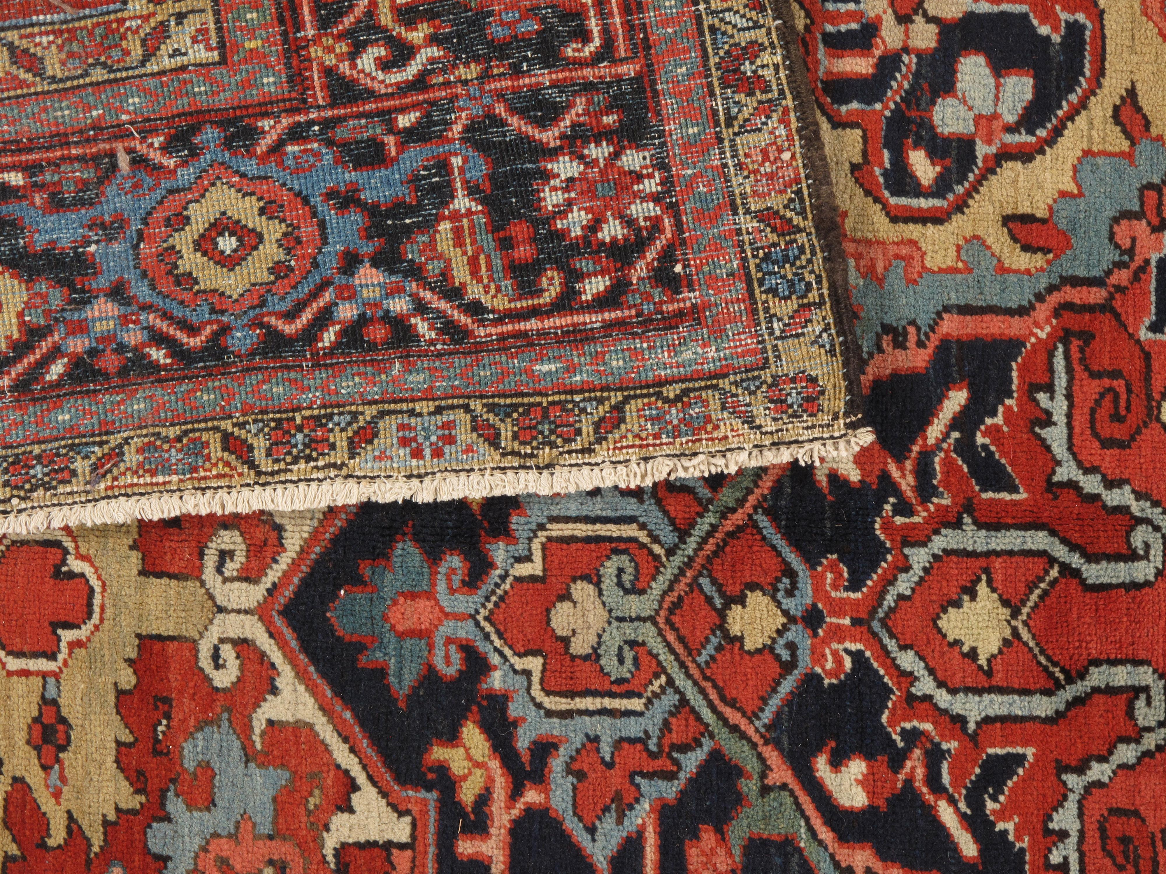 Laine Ancien tapis persan Heriz  9'9 x 13'1 en vente