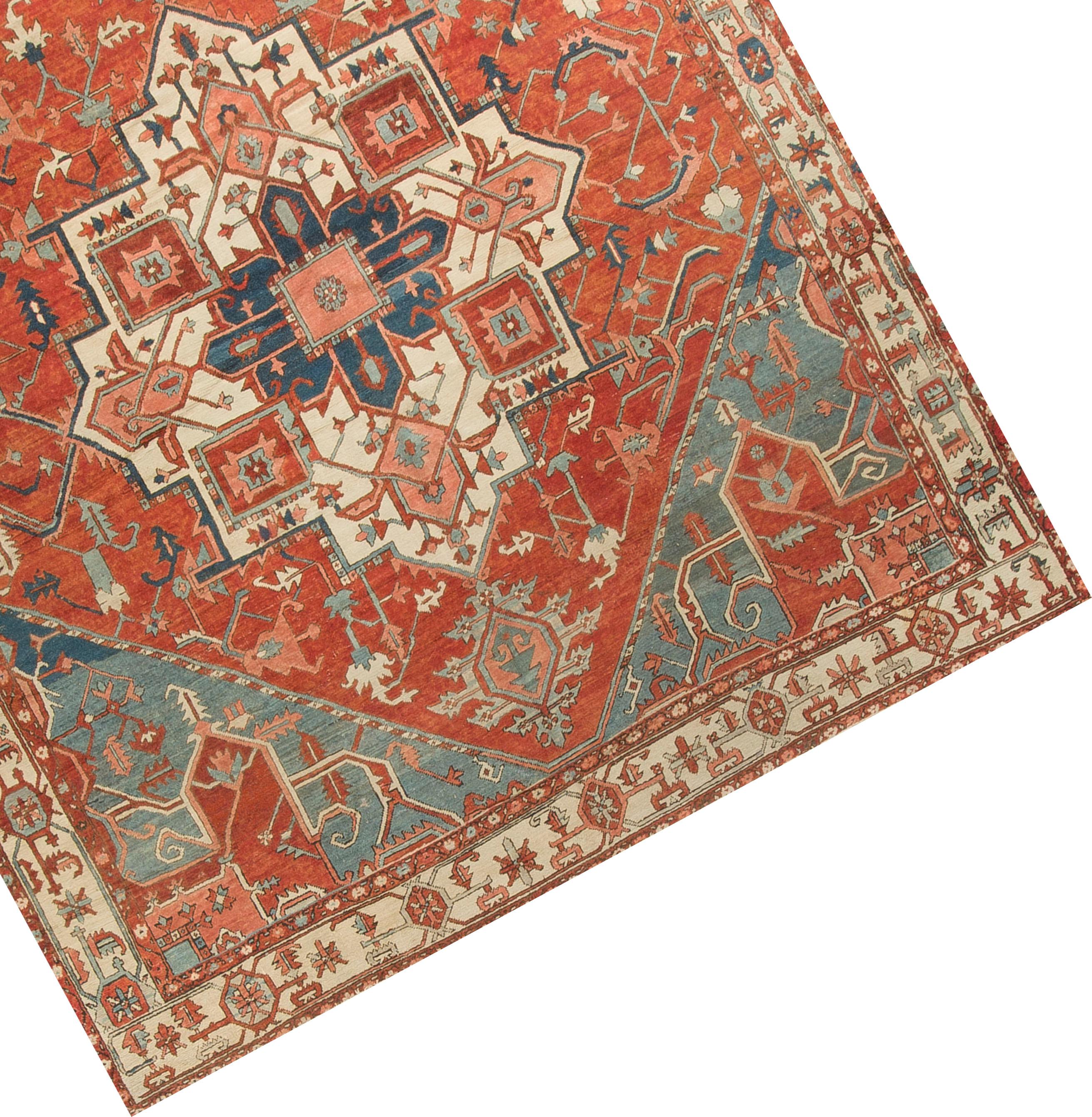 Antique Persian Heriz Rug Carpet Circa 1890 In Good Condition For Sale In Secaucus, NJ
