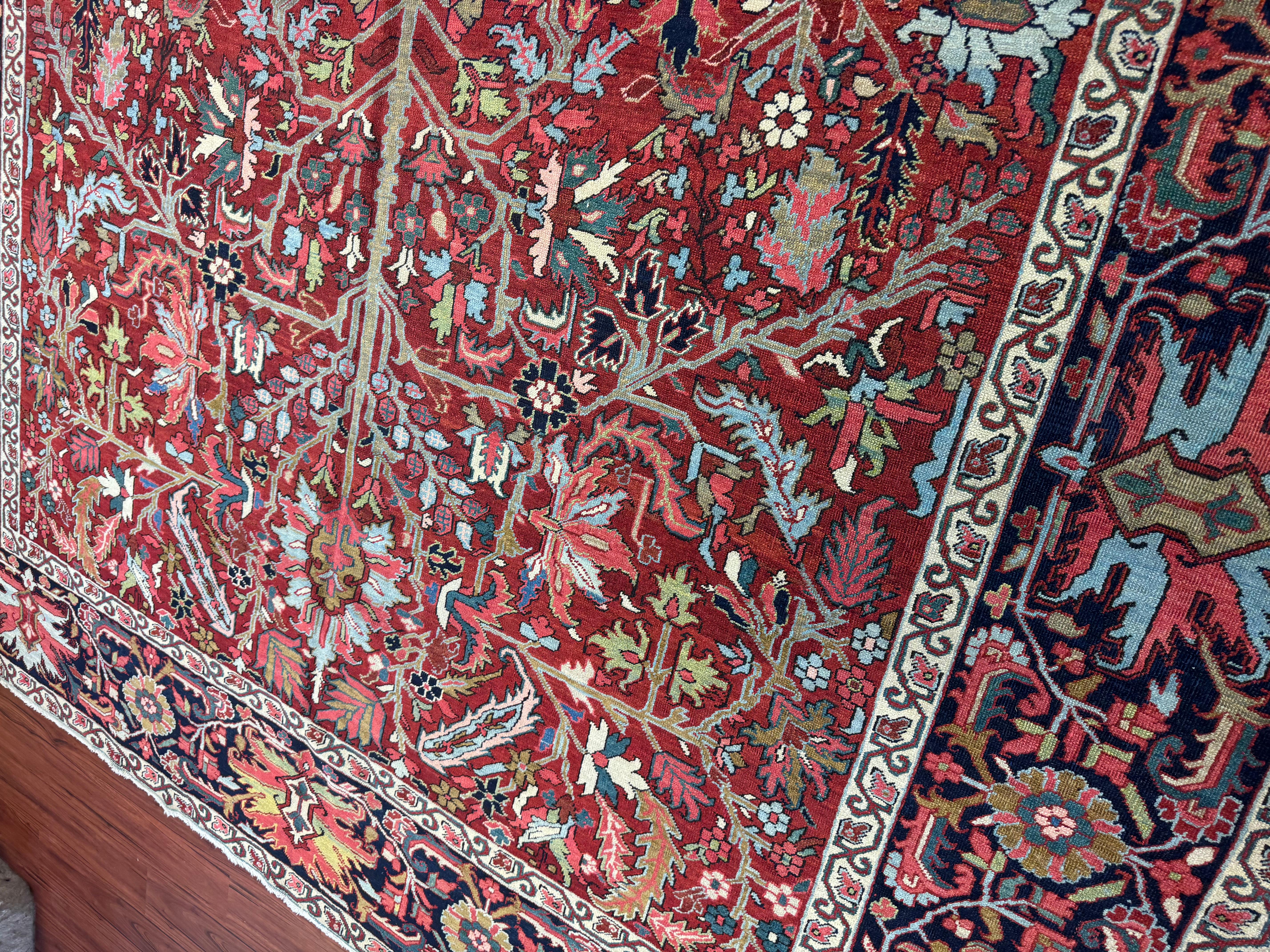 Antiker persischer Heriz-Teppich im Angebot 4