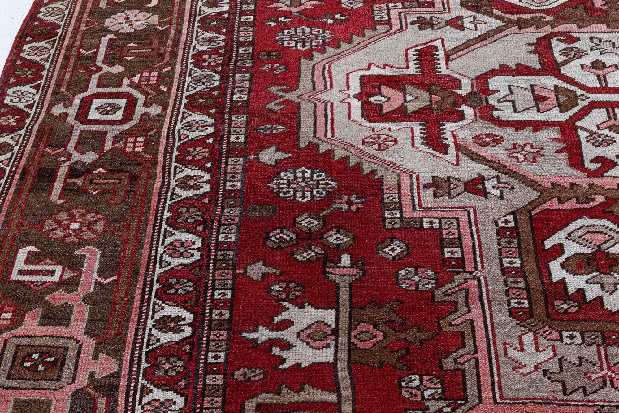 Antique Persian Heriz Rug In Good Condition For Sale In New York, NY