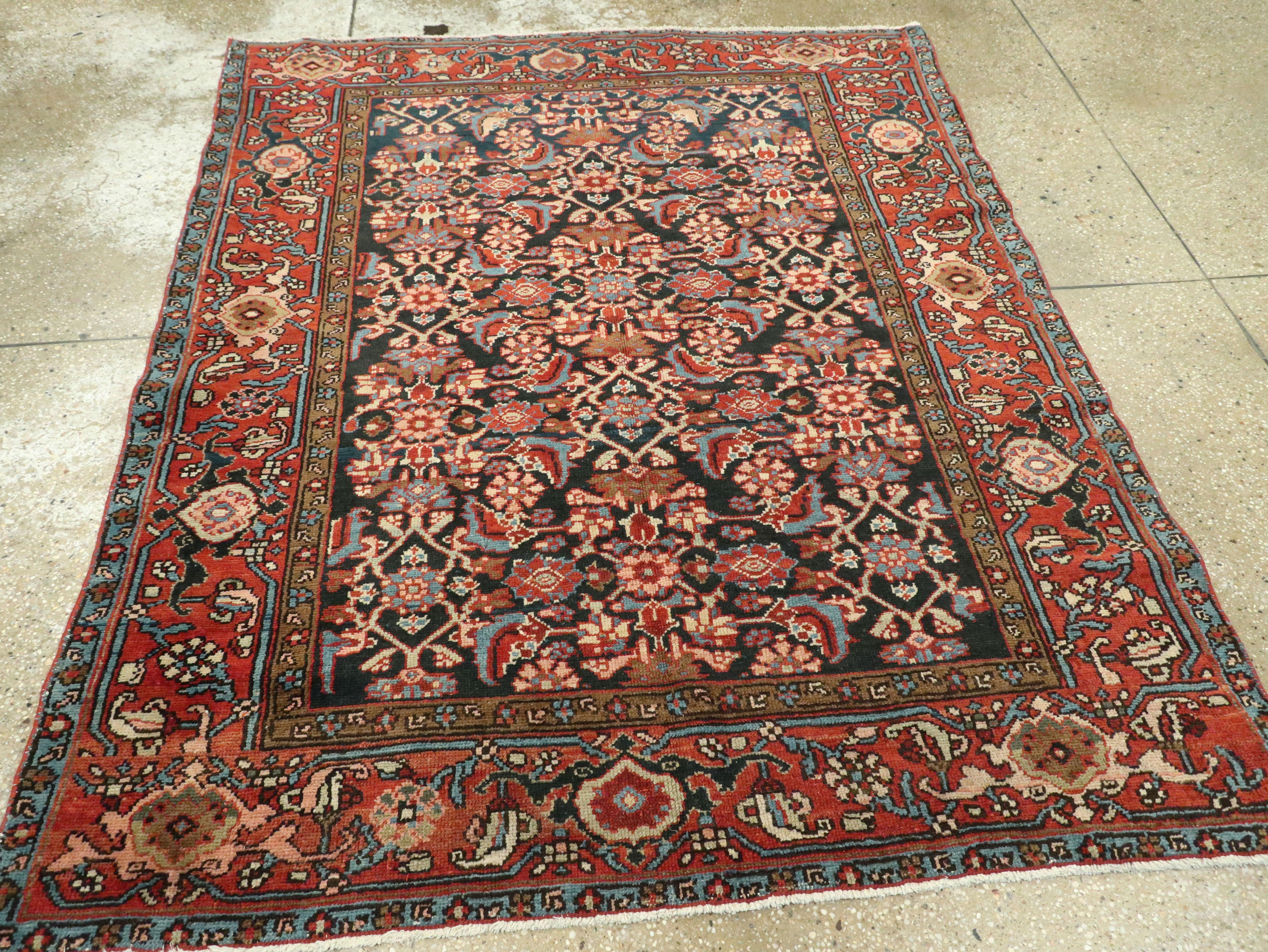 Antique Persian Heriz Rug In Good Condition In New York, NY