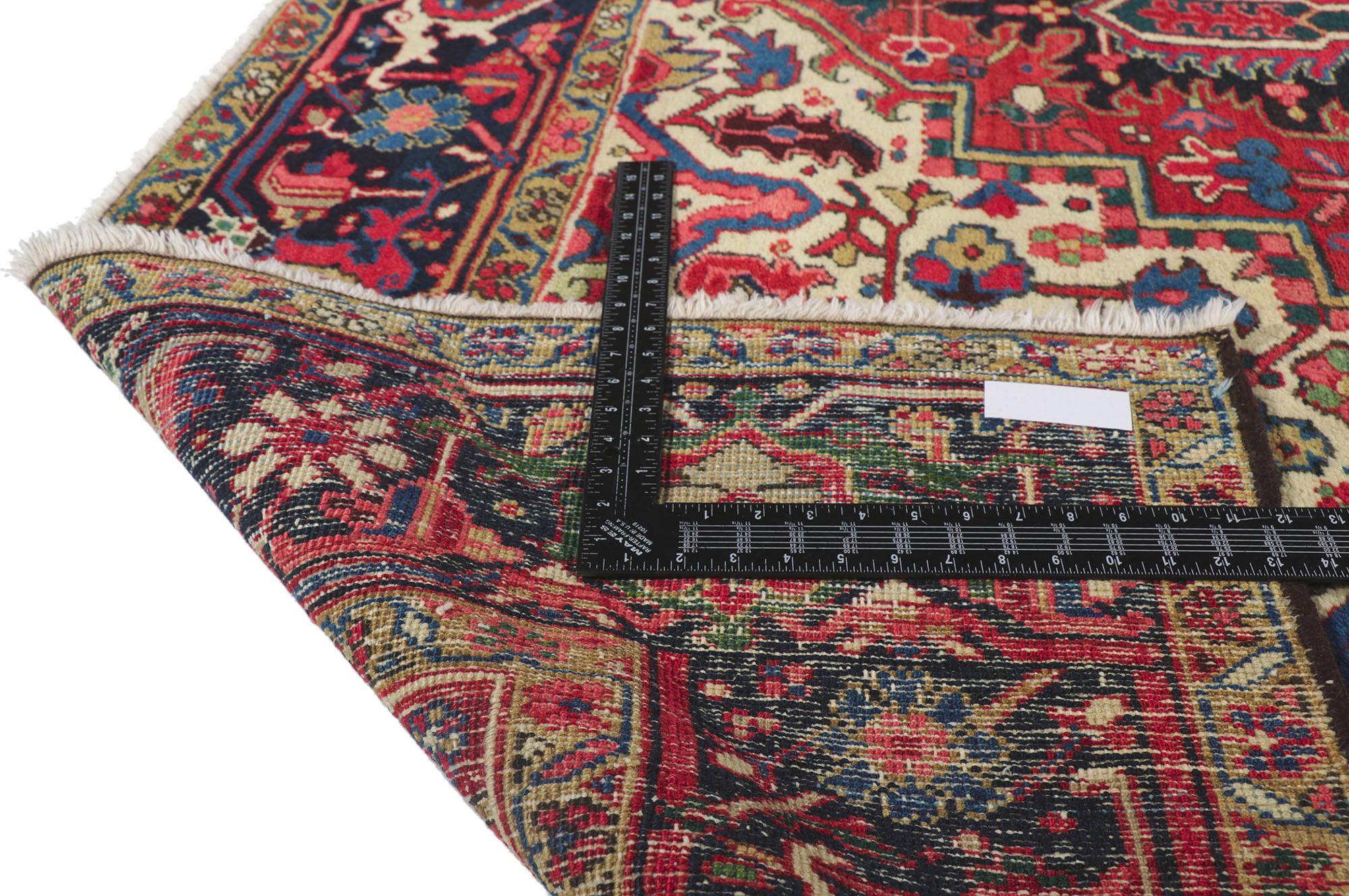 Antique Persian Heriz Rug In Good Condition For Sale In Dallas, TX