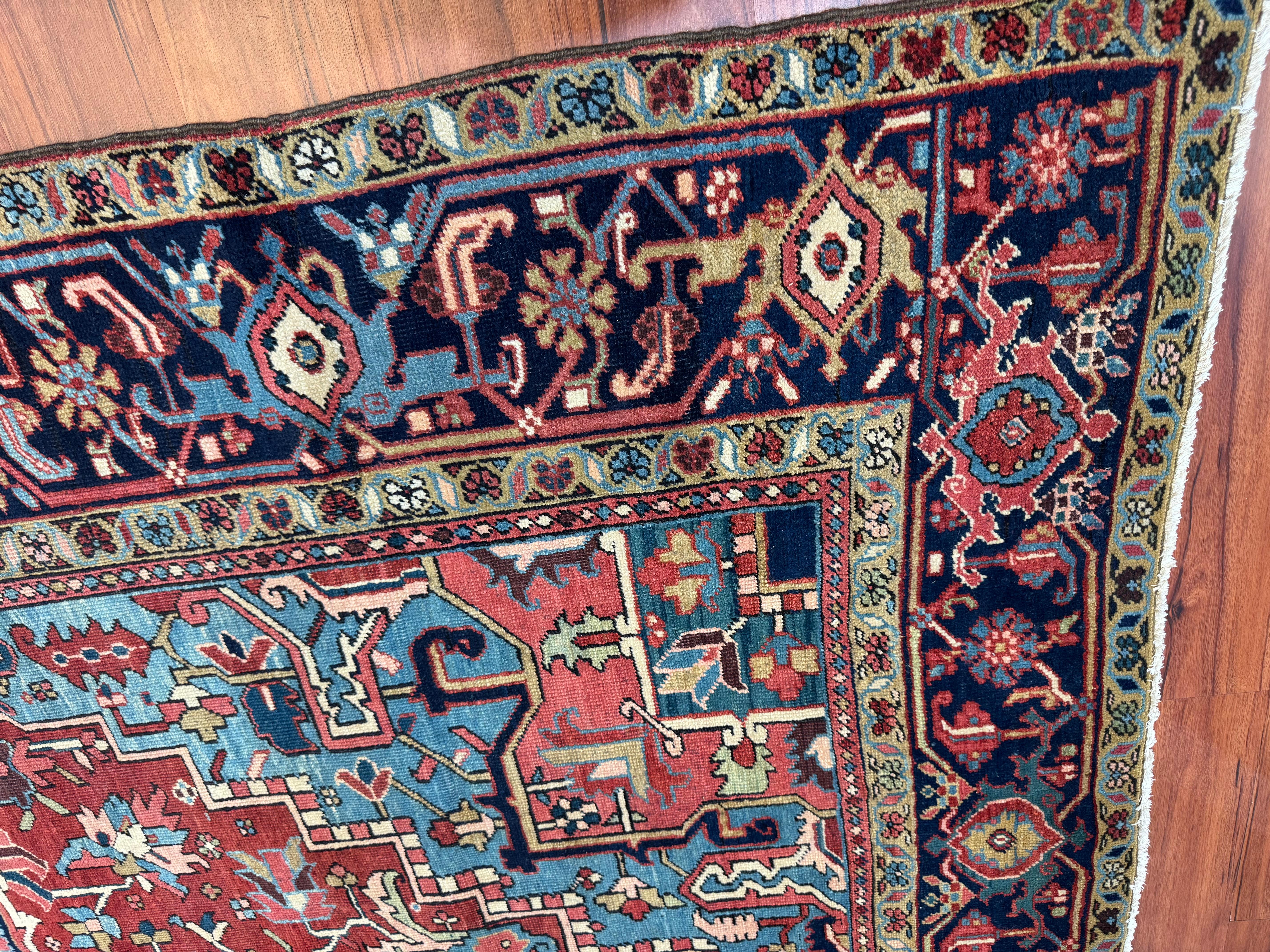 Antiker persischer Heriz-Teppich (Wolle) im Angebot