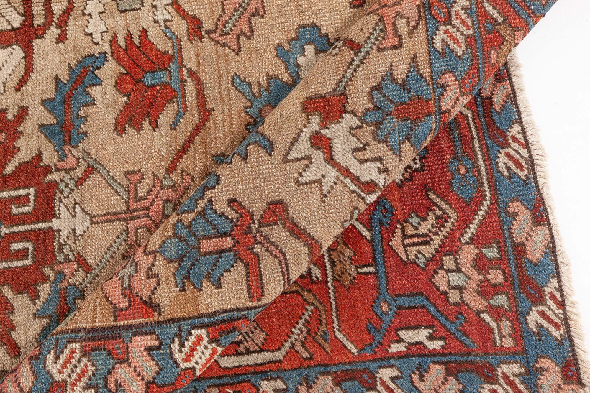 Antiker persischer Heriz-Teppich (Wolle) im Angebot