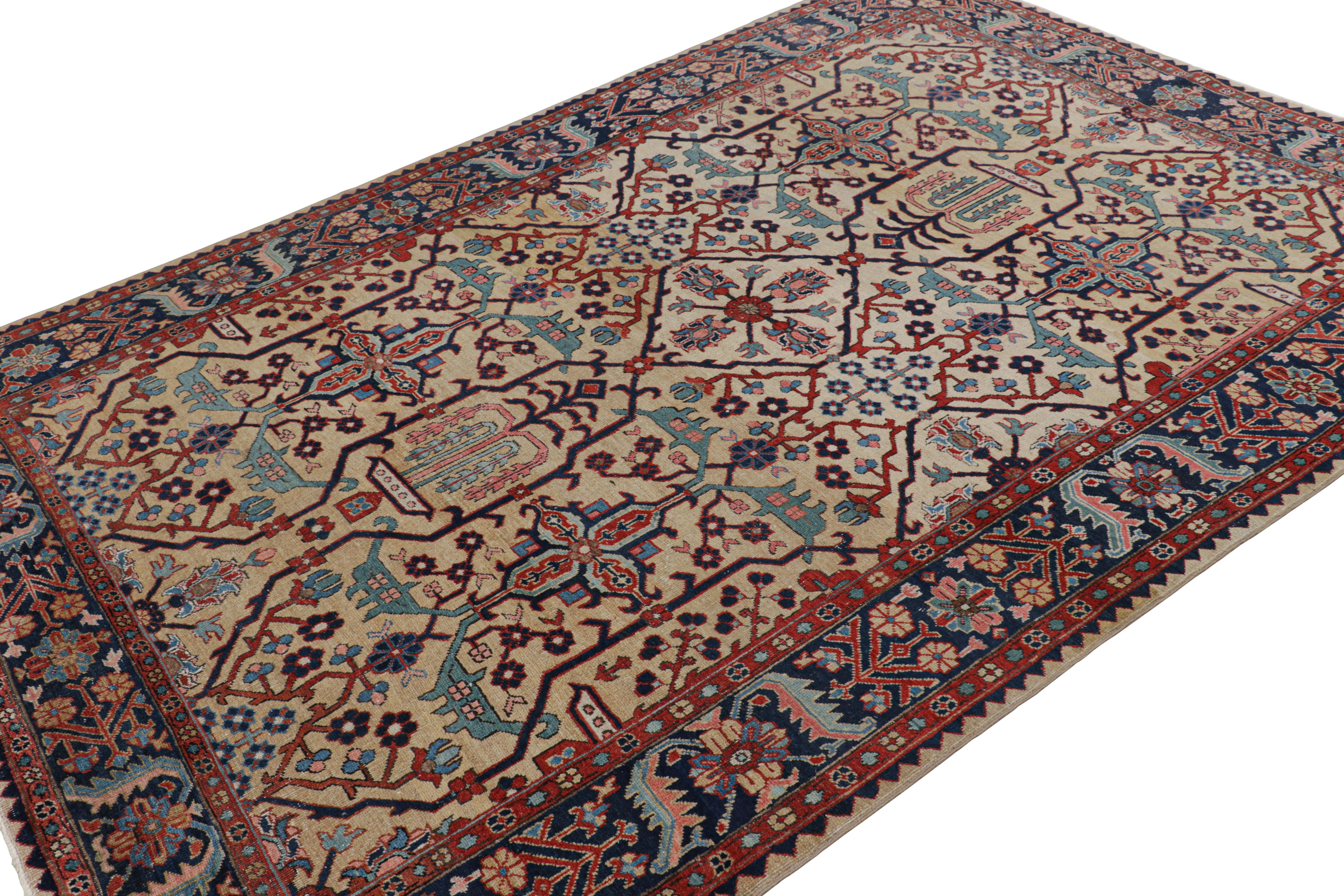 Antiker persischer Heriz-Teppich in Gold mit Blumenmustern, von Rug & Kilim (Handgeknüpft) im Angebot