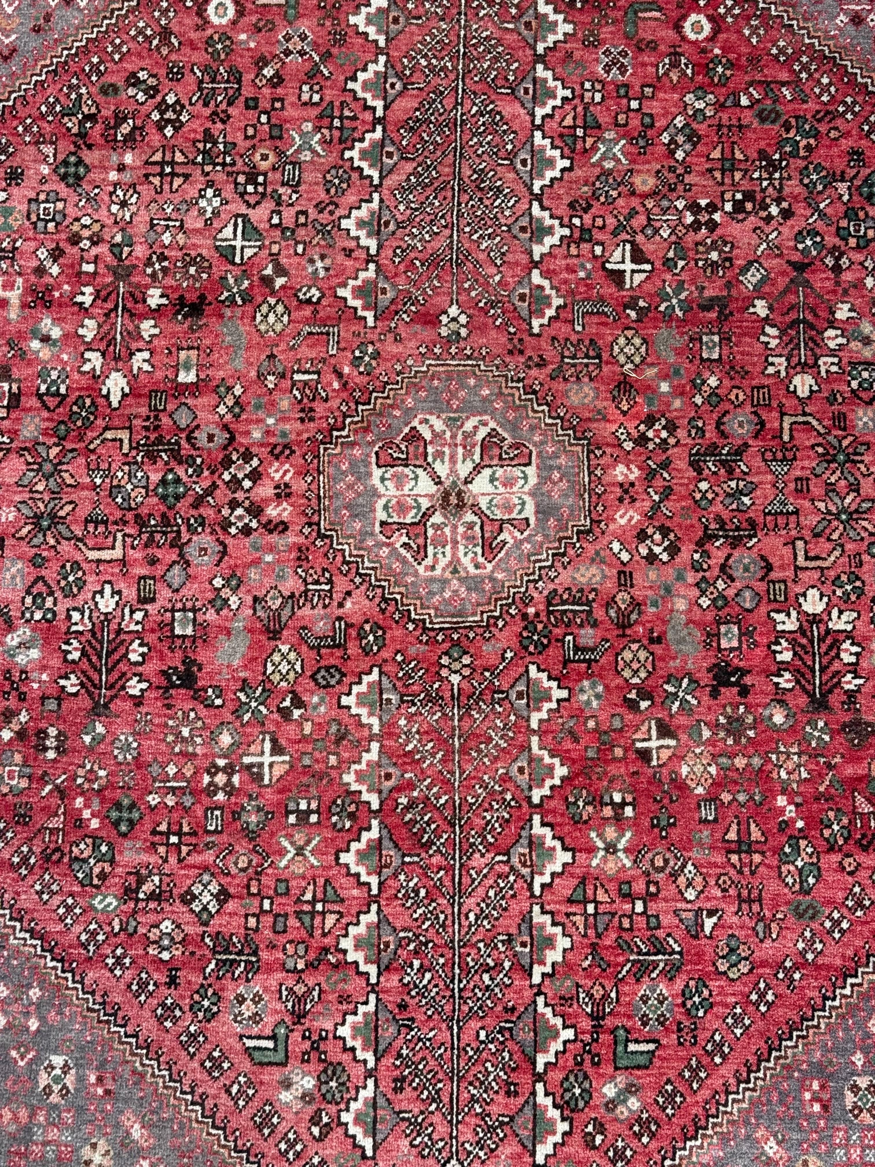 Antique Persian Heriz Rug in Red and Grey Tones, Handwoven Wool (Asiatisch) im Angebot