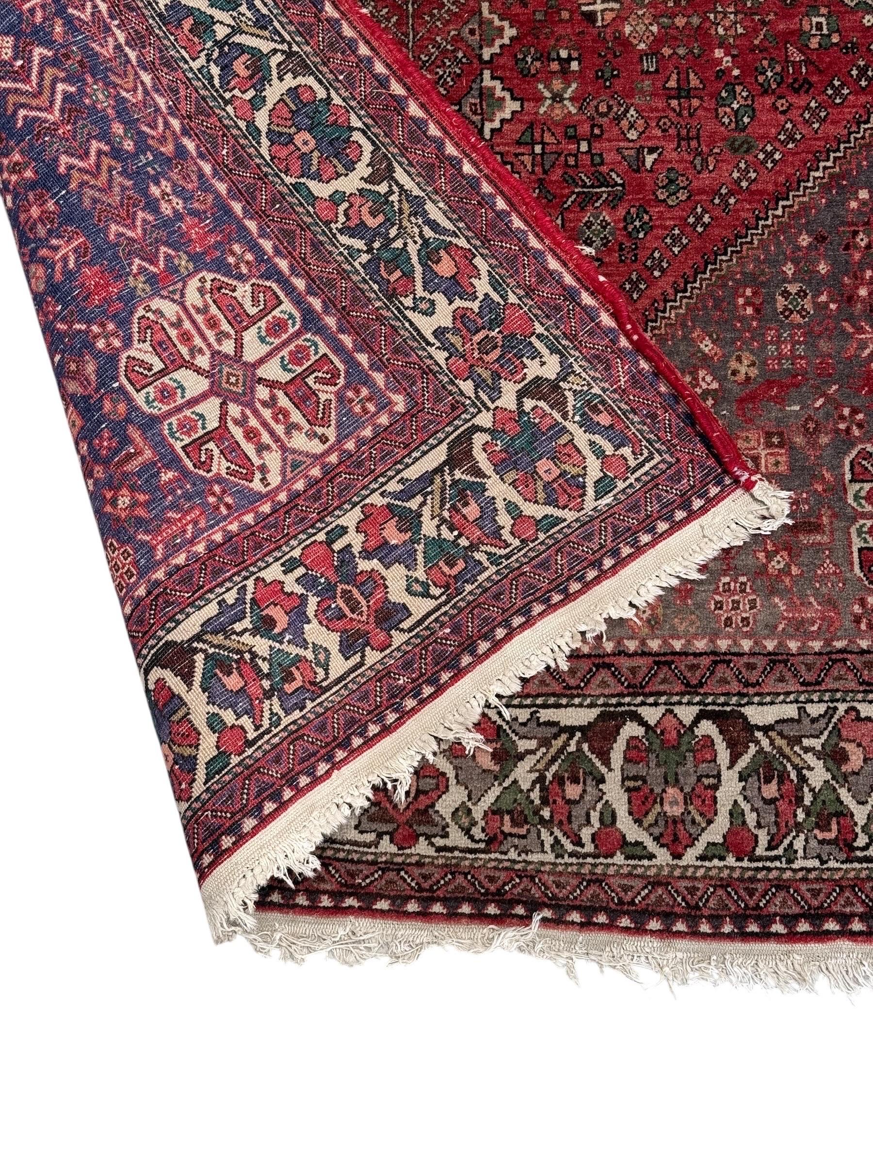 Antique Persian Heriz Rug in Red and Grey Tones, Handwoven Wool (Handgewebt) im Angebot