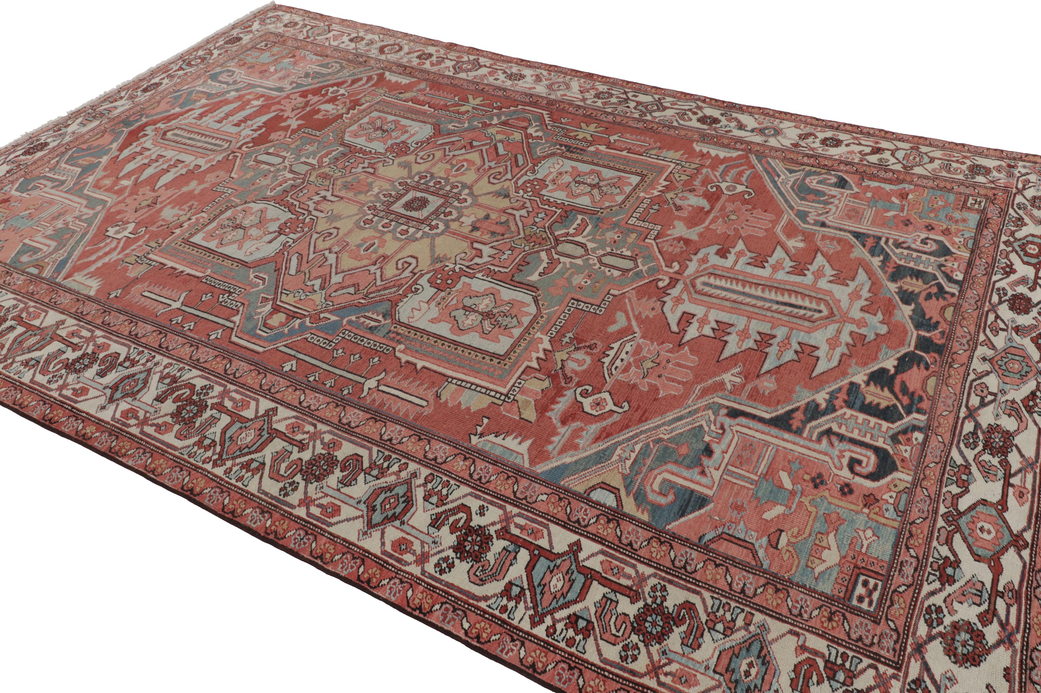 Antiker persischer Heriz-Teppich in Rot mit buntem geometrischem Medaillon - Rug & Kilim (Persisch) im Angebot