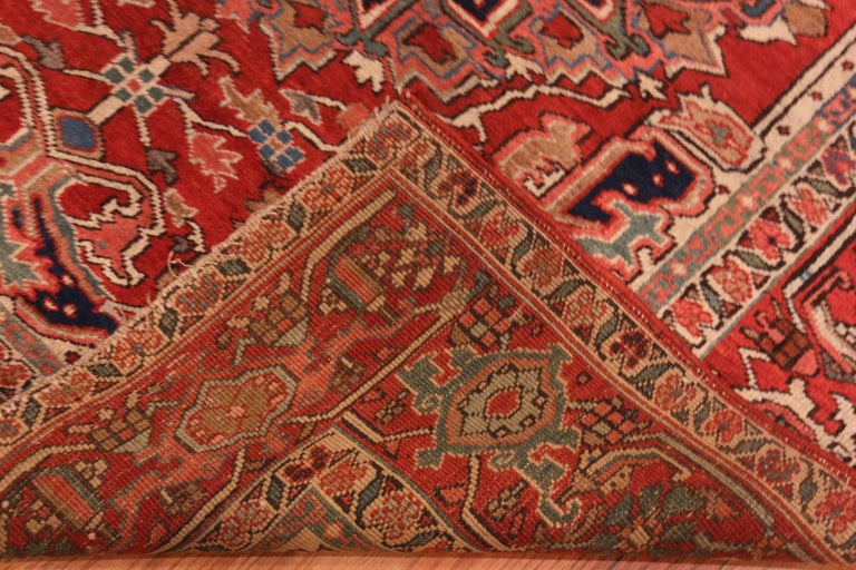 Hand-Knotted Antique Persian Heriz Rug. Size: 4 ft 10 in x 5 ft 9 in For Sale