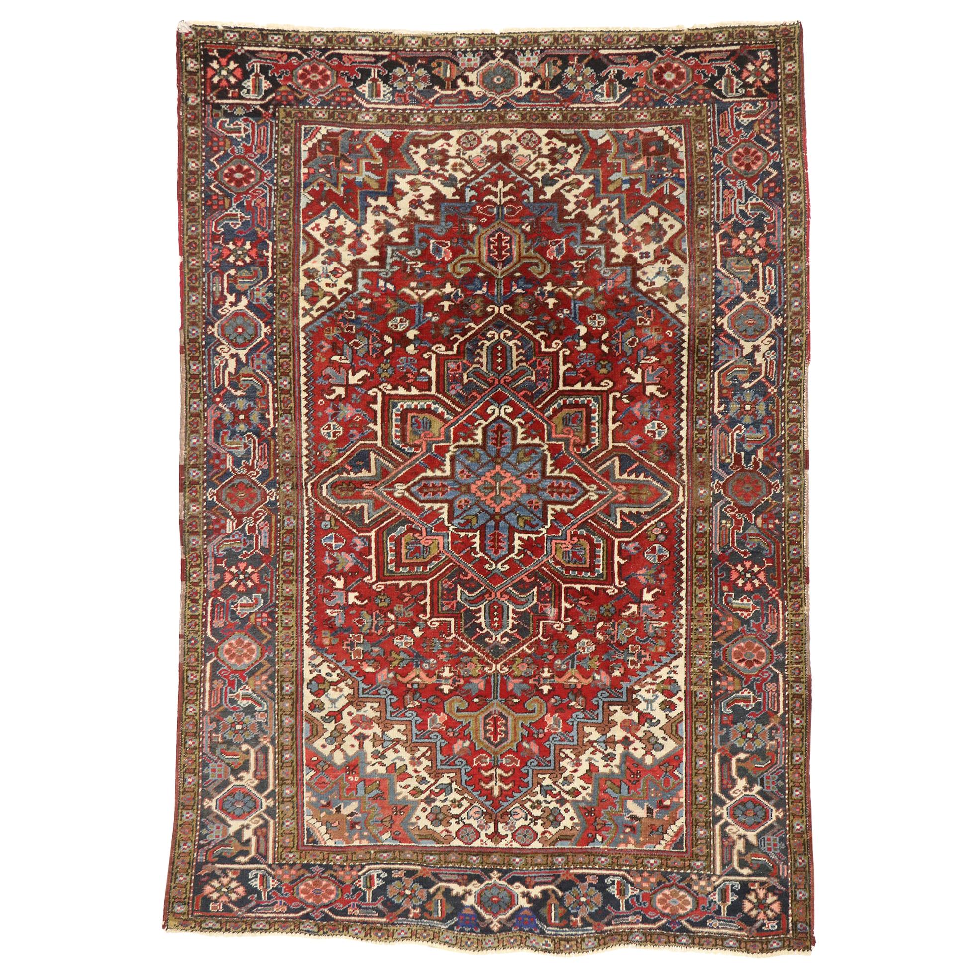 Antiker persischer Heriz-Teppich im modernen Federal-Stil