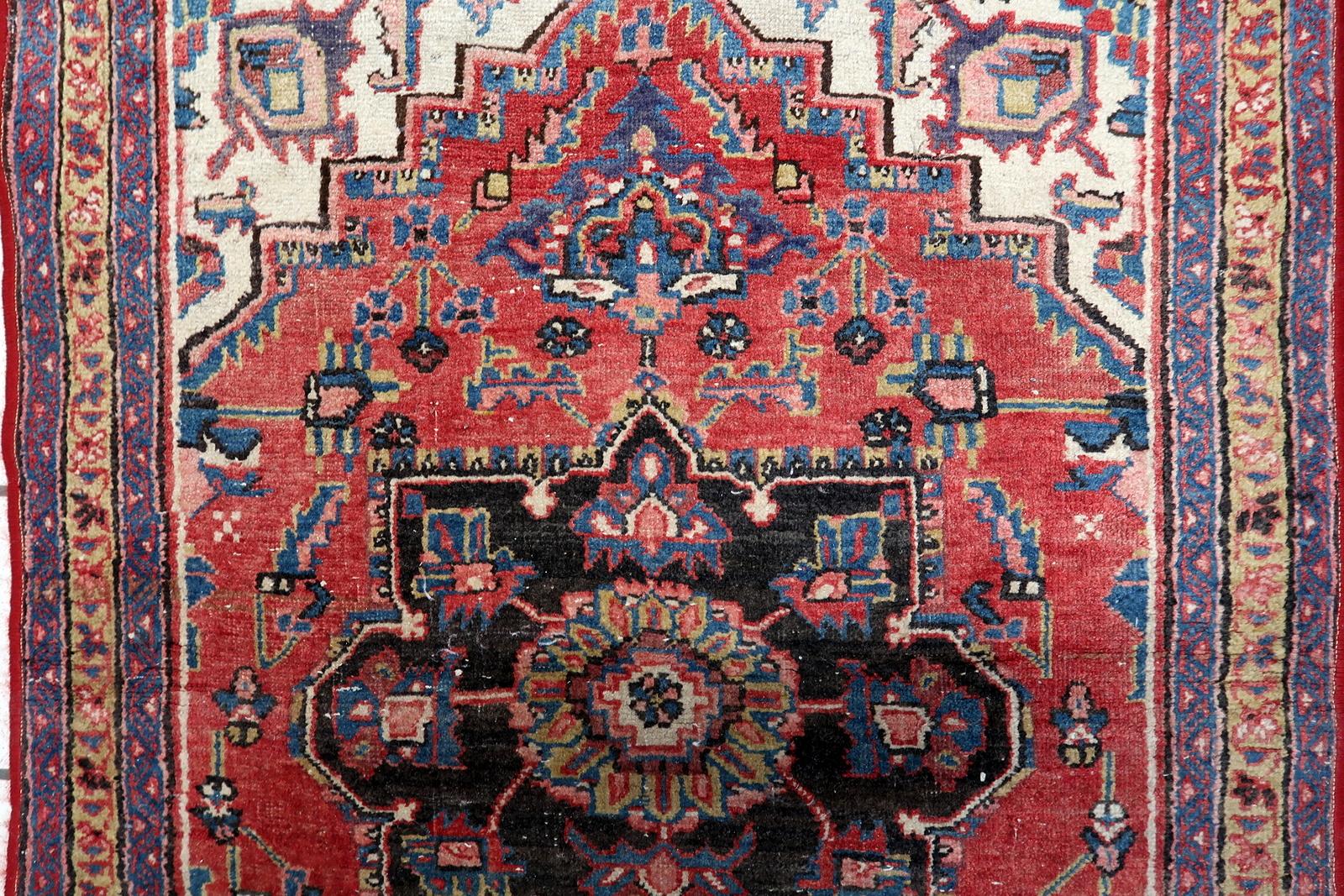 Antique Persian Heriz Rug, Wool, Handmade, 3 ft x 4 ft 4 in, Circa 1920 - 1C1202 (Französisch) im Angebot