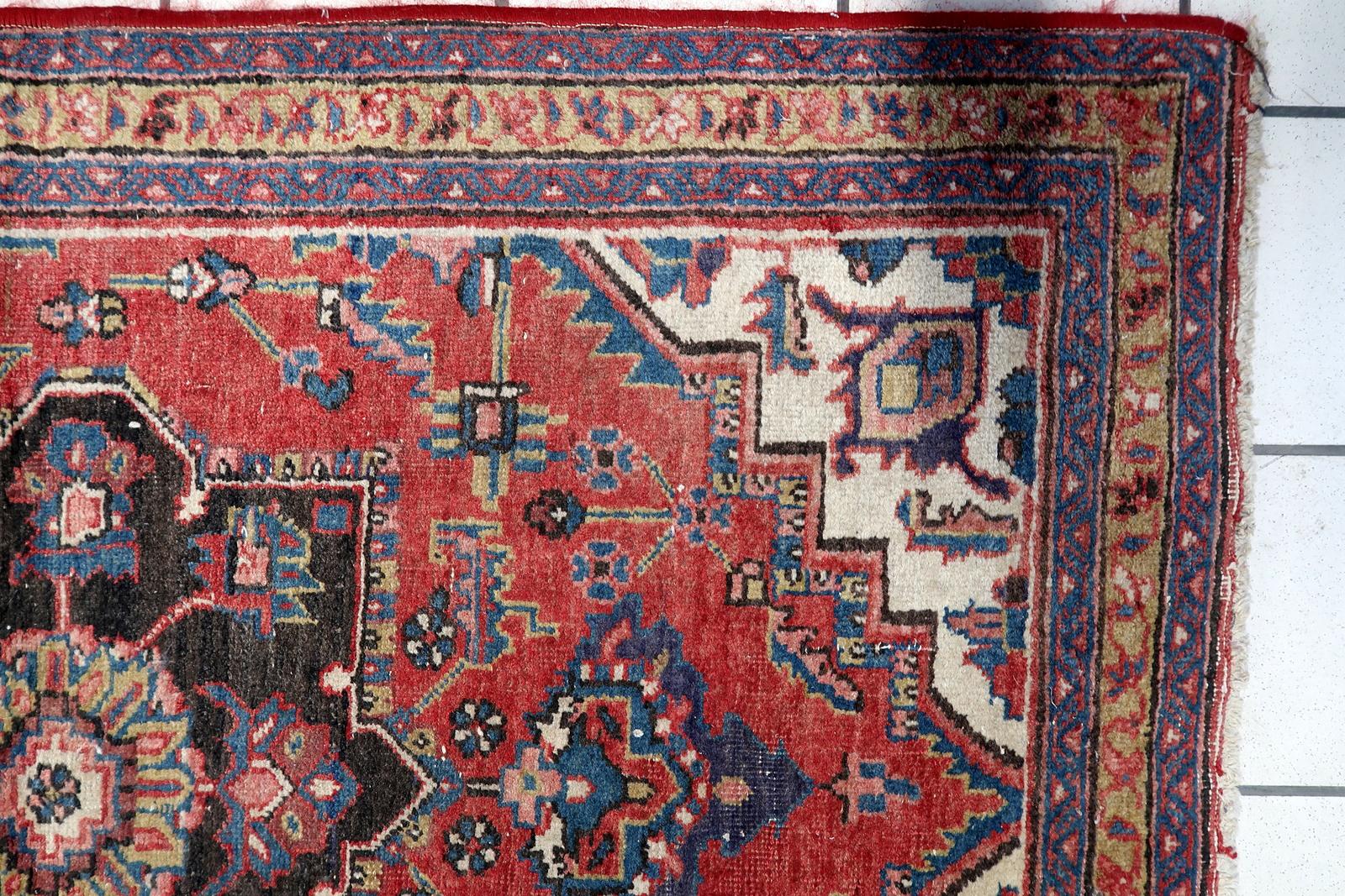 Antique Persian Heriz Rug, Wool, Handmade, 3 ft x 4 ft 4 in, Circa 1920 - 1C1202 im Zustand „Gut“ im Angebot in Bordeaux, FR
