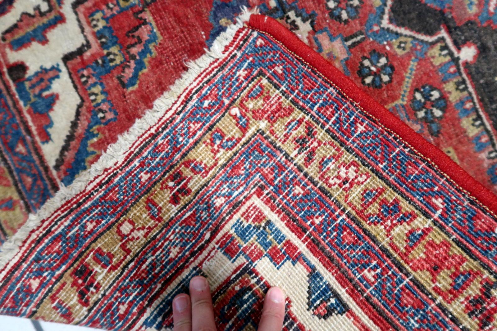 Antique Persian Heriz Rug, Wool, Handmade, 3 ft x 4 ft 4 in, Circa 1920 - 1C1202 (Frühes 20. Jahrhundert) im Angebot