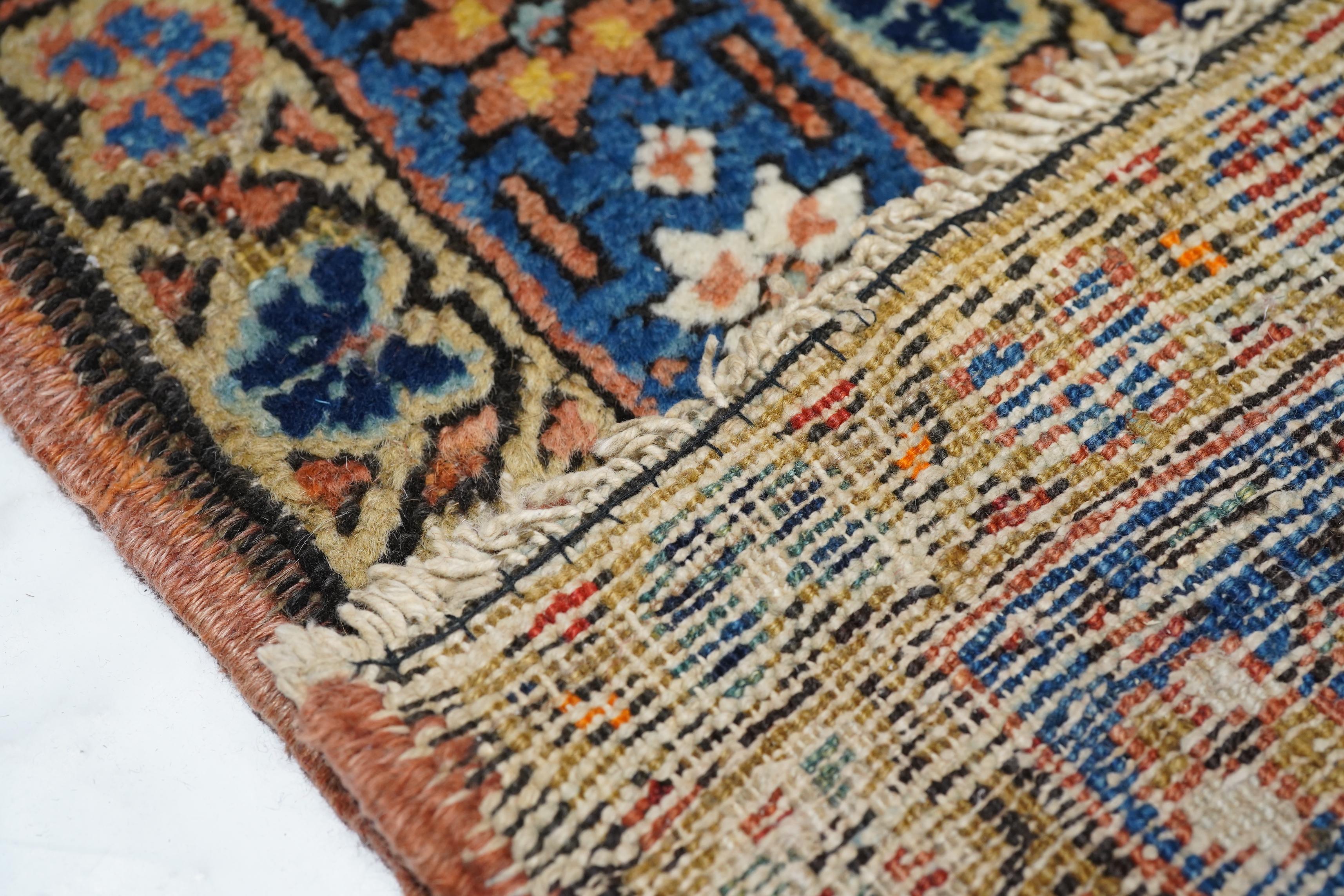 Laine Tapis de couloir persan ancien Heriz 3'4'' x 14'5'' en vente