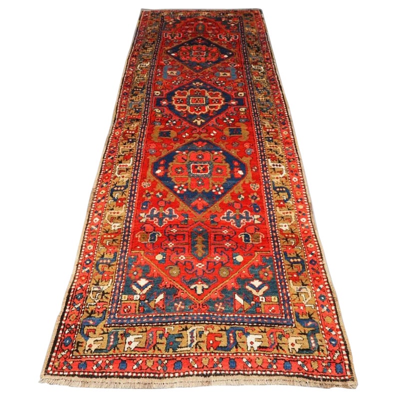 Tapis de couloir persan ancien Heriz, belles couleurs en vente