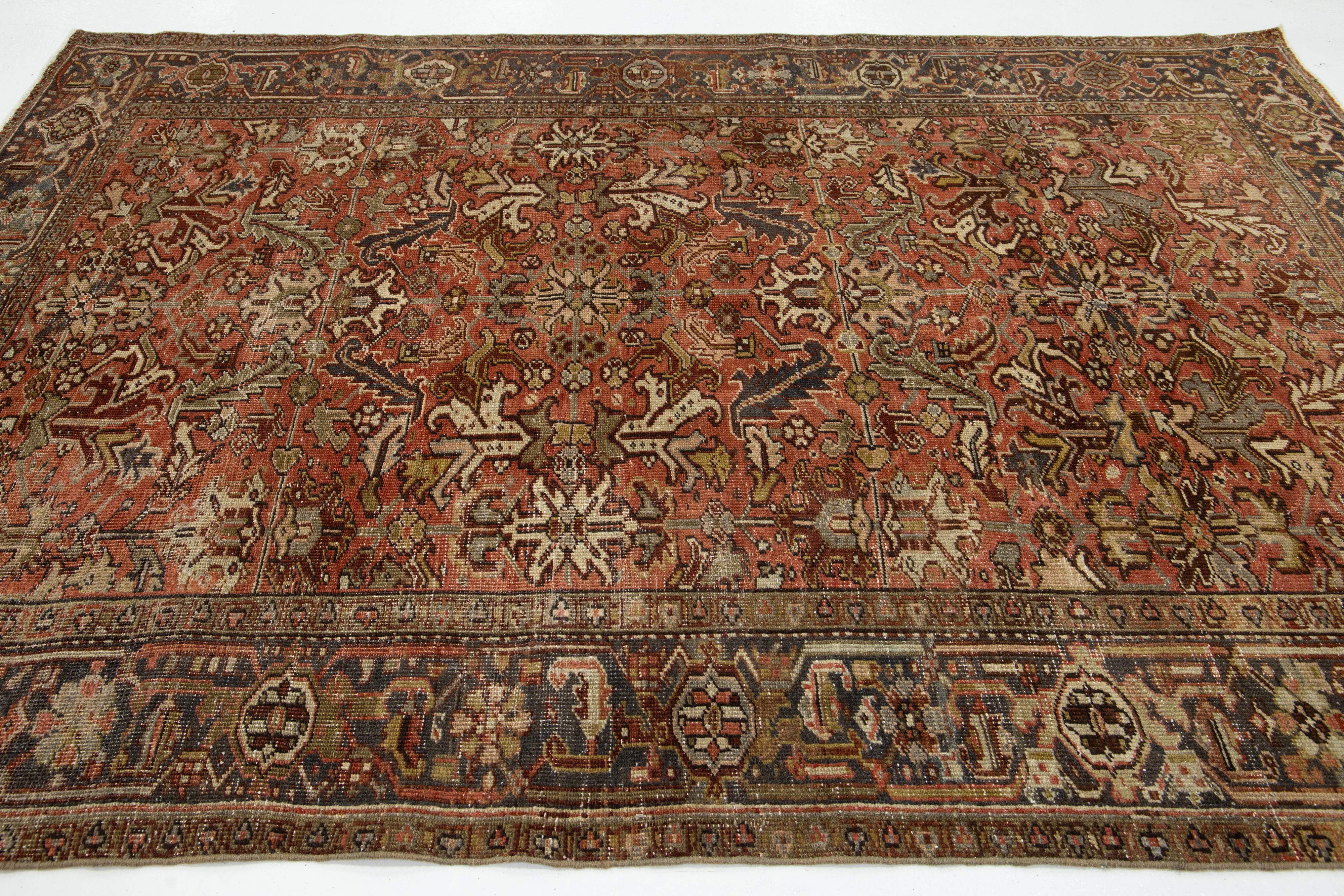 Tapis persan Heriz Rust fait à la main avec motif sur toute la surface en vente 1