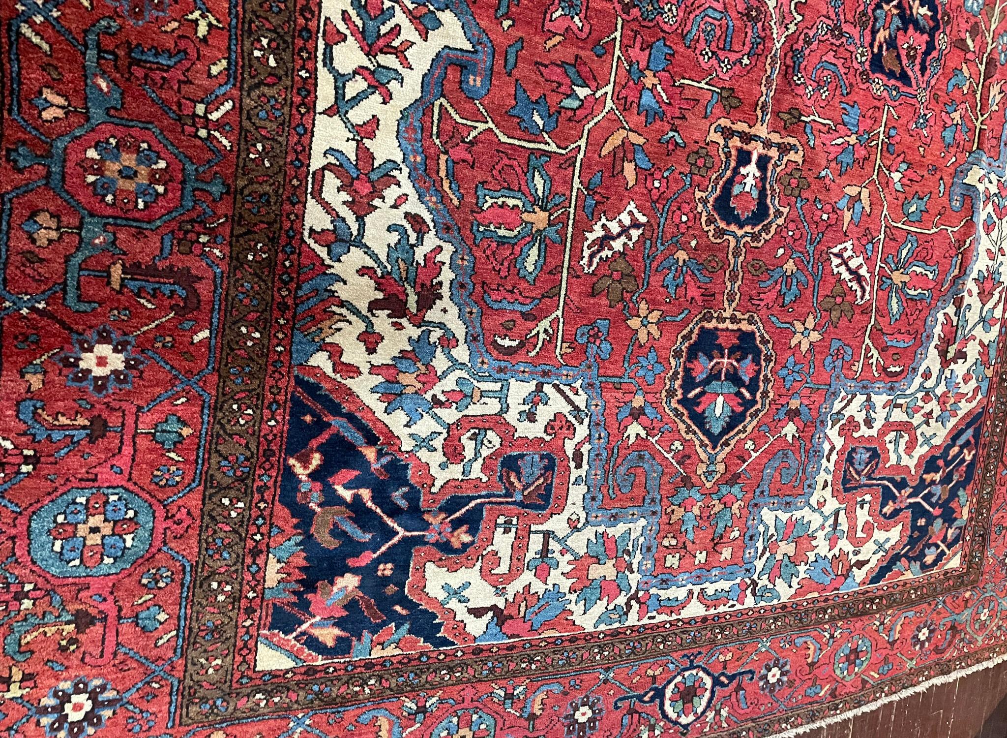Perse ancien  Tapis Heriz/Serapi , 9'' x 13'' c-1910 n°17402 Excellent état - En vente à Evanston, IL