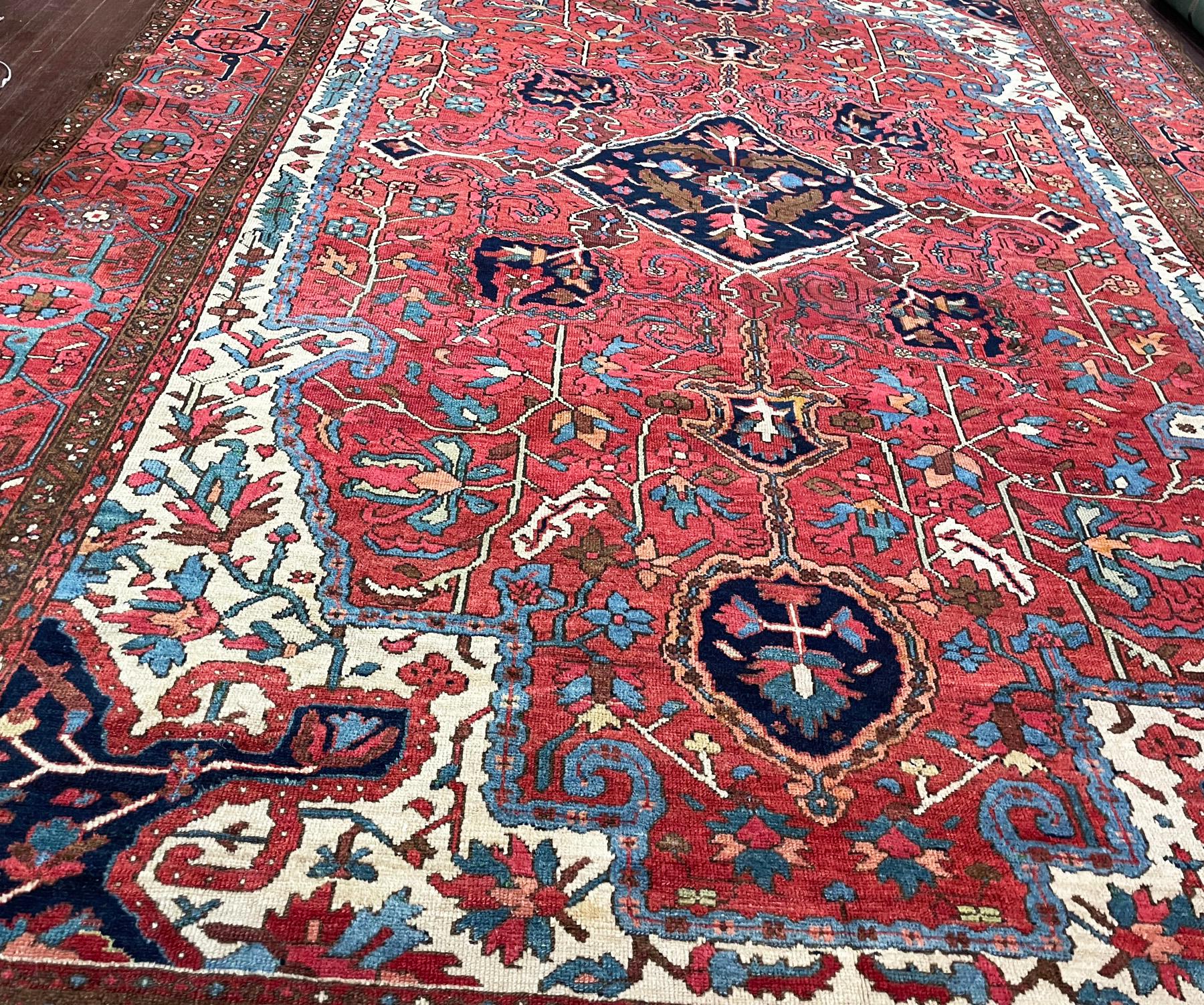 Perse ancien  Tapis Heriz/Serapi , 9'' x 13'' c-1910 n°17402 en vente 2