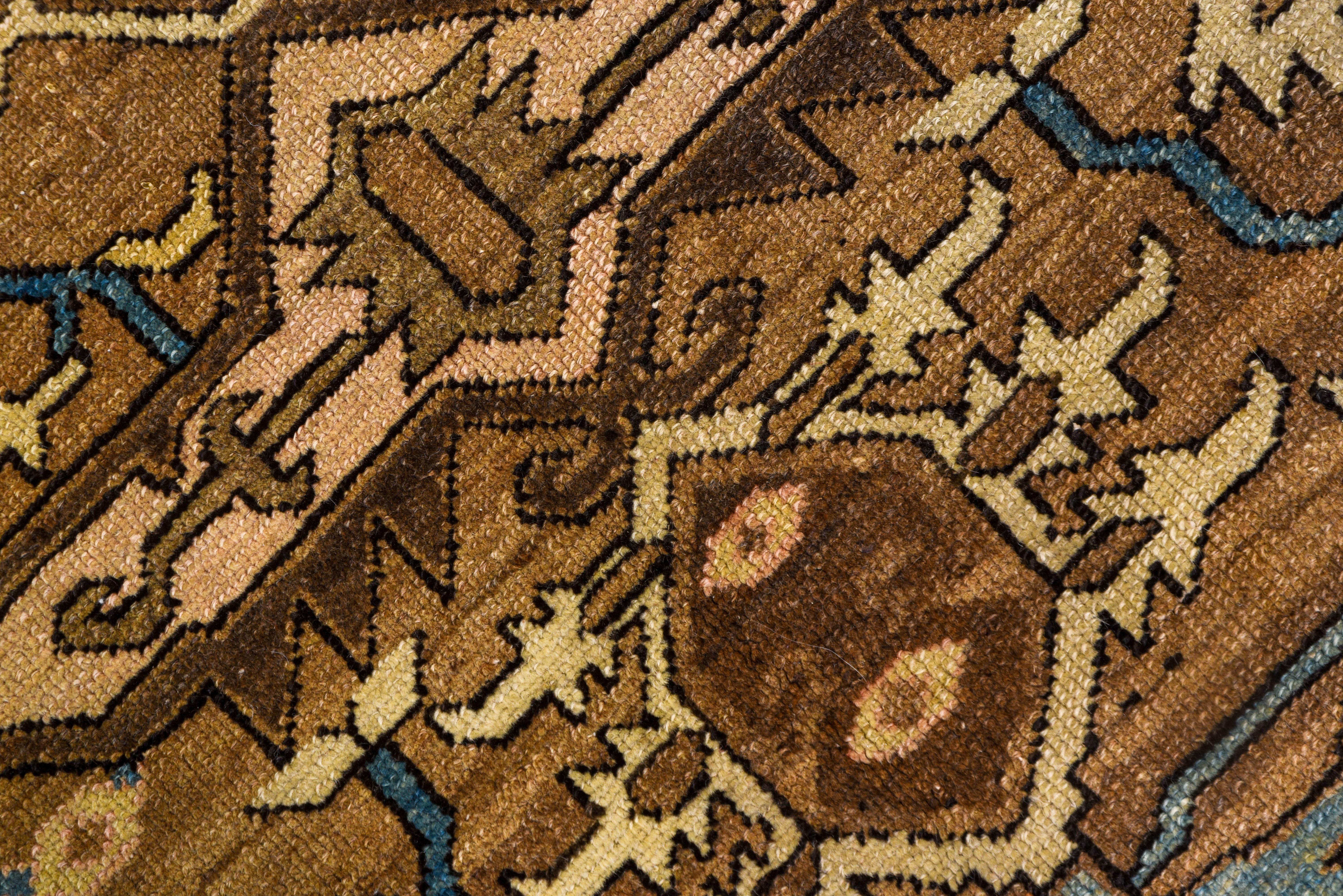 Hand-Knotted Antique Persian Heriz Serapi Carpet, circa 1910s, Neutral Palette For Sale