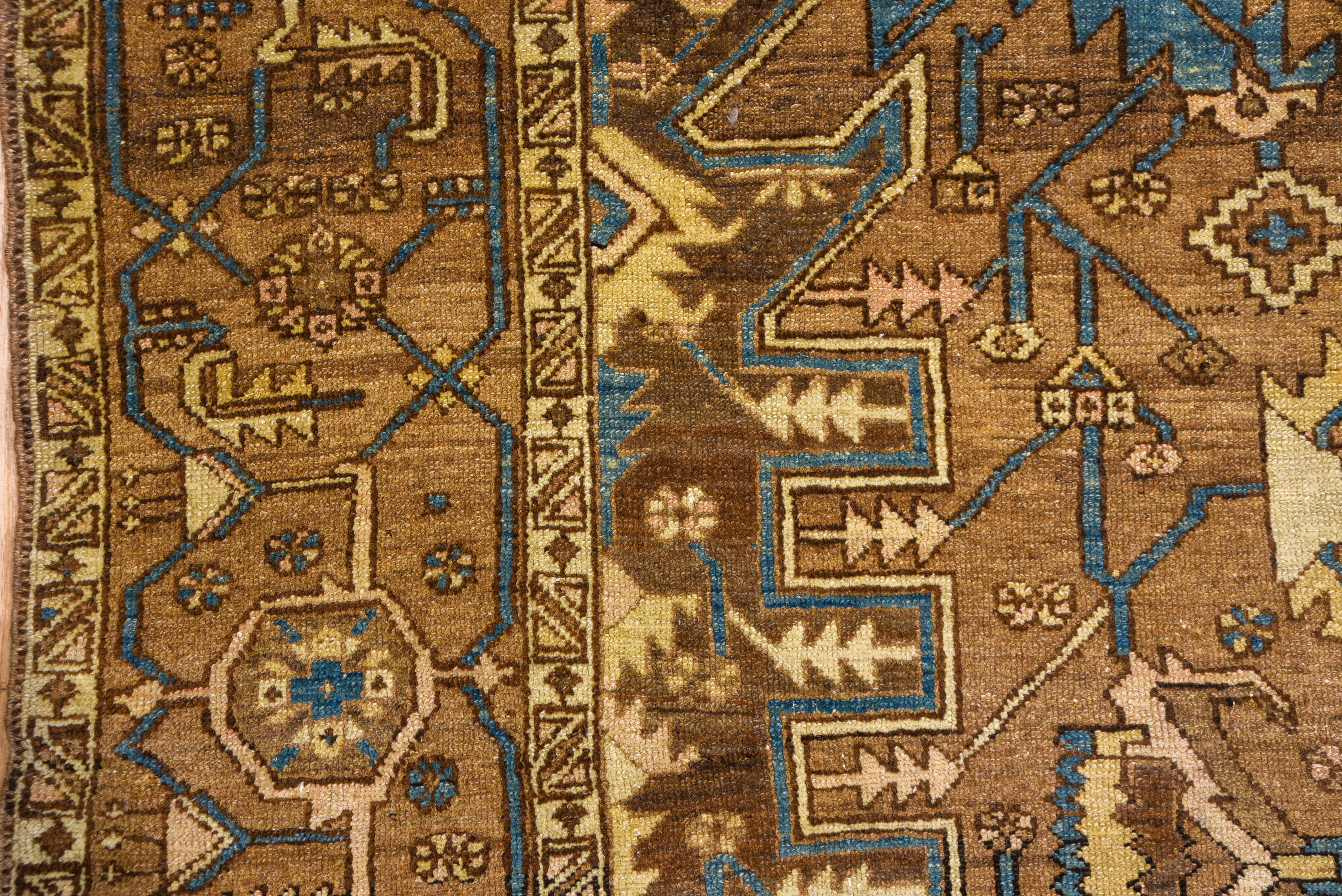 Antique Persian Heriz Serapi Carpet, circa 1910s, Neutral Palette In Good Condition For Sale In New York, NY