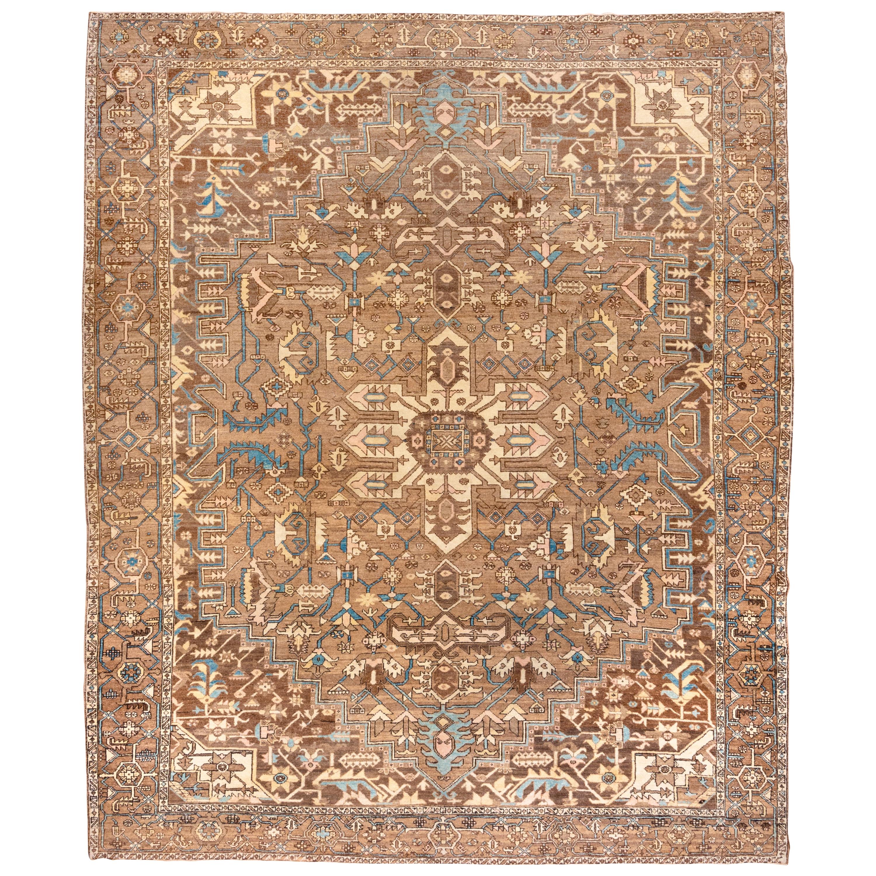 Antique Persian Heriz Serapi Carpet, circa 1910s, Neutral Palette For Sale