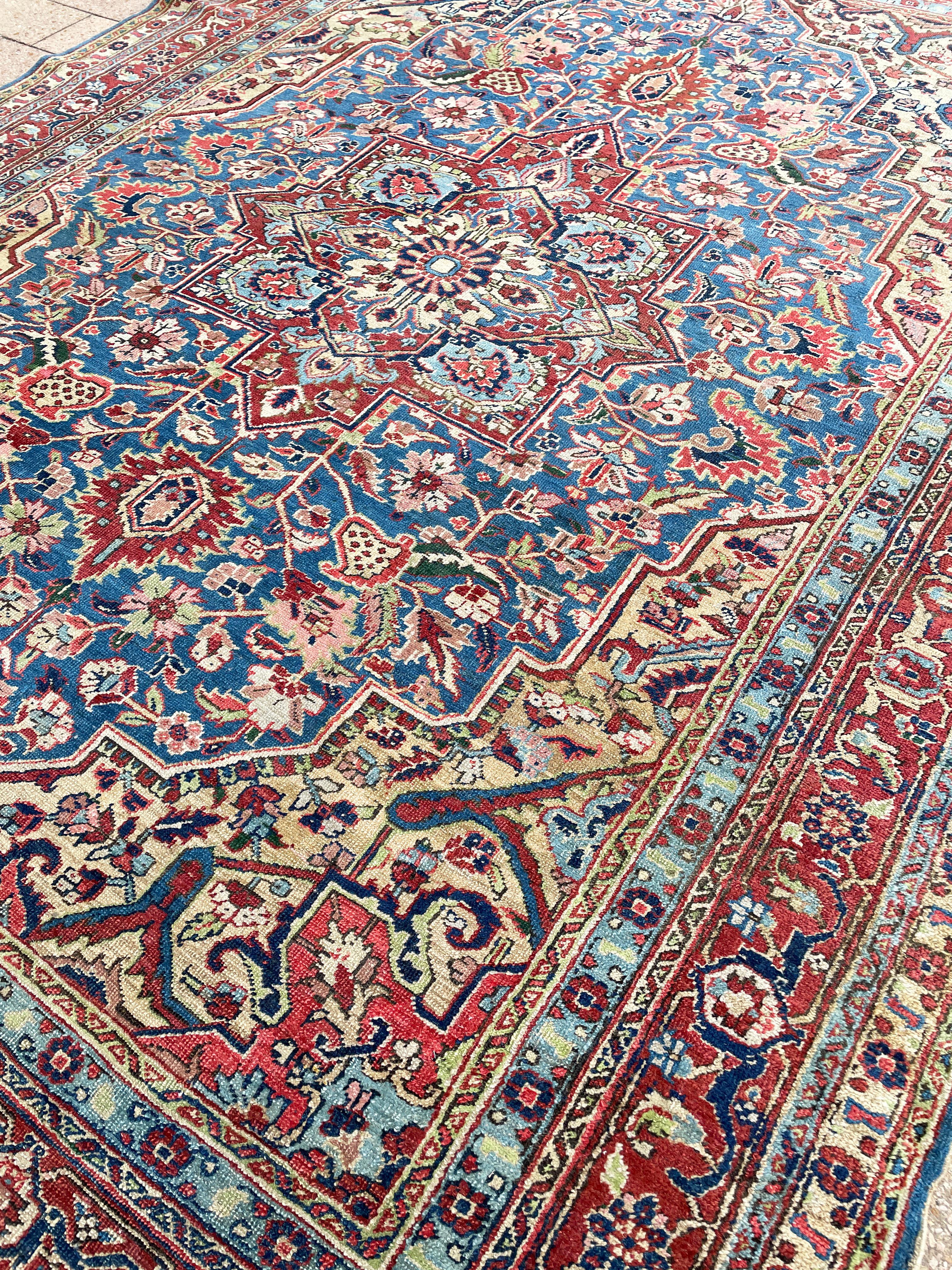 20th Century Antique Persian Heriz/Serapi Carpet, Light Blue And Gold For Sale