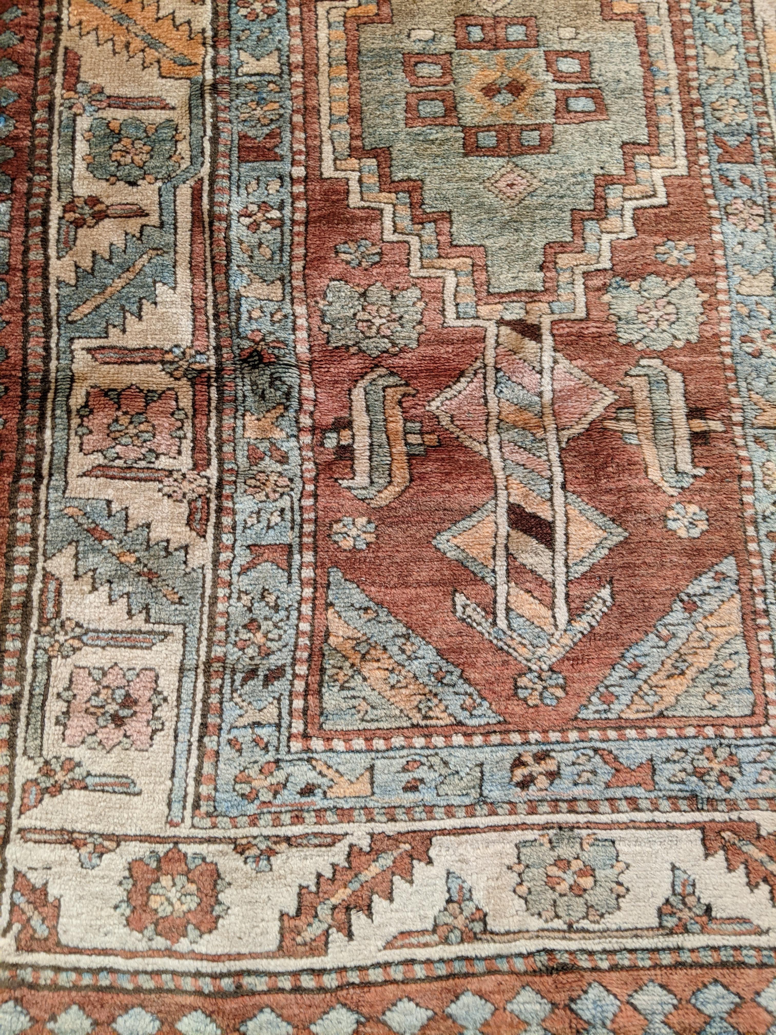 Woven Antique Persian Heriz Serapi, Geometric Design, Runner 3-1x13-6, Wool, 1915 For Sale
