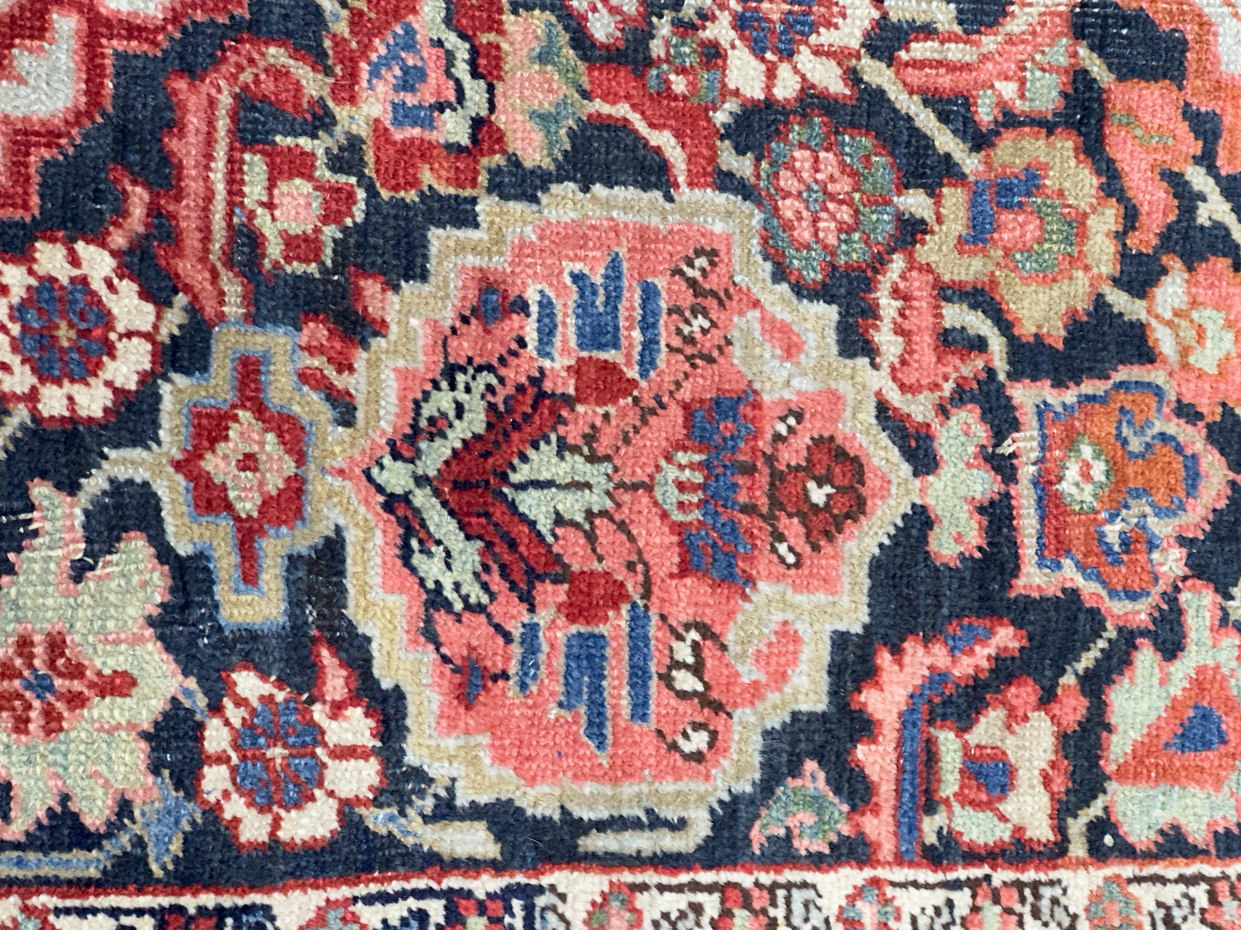 Perse Tapis persan antique Heriz Serapi 4'10