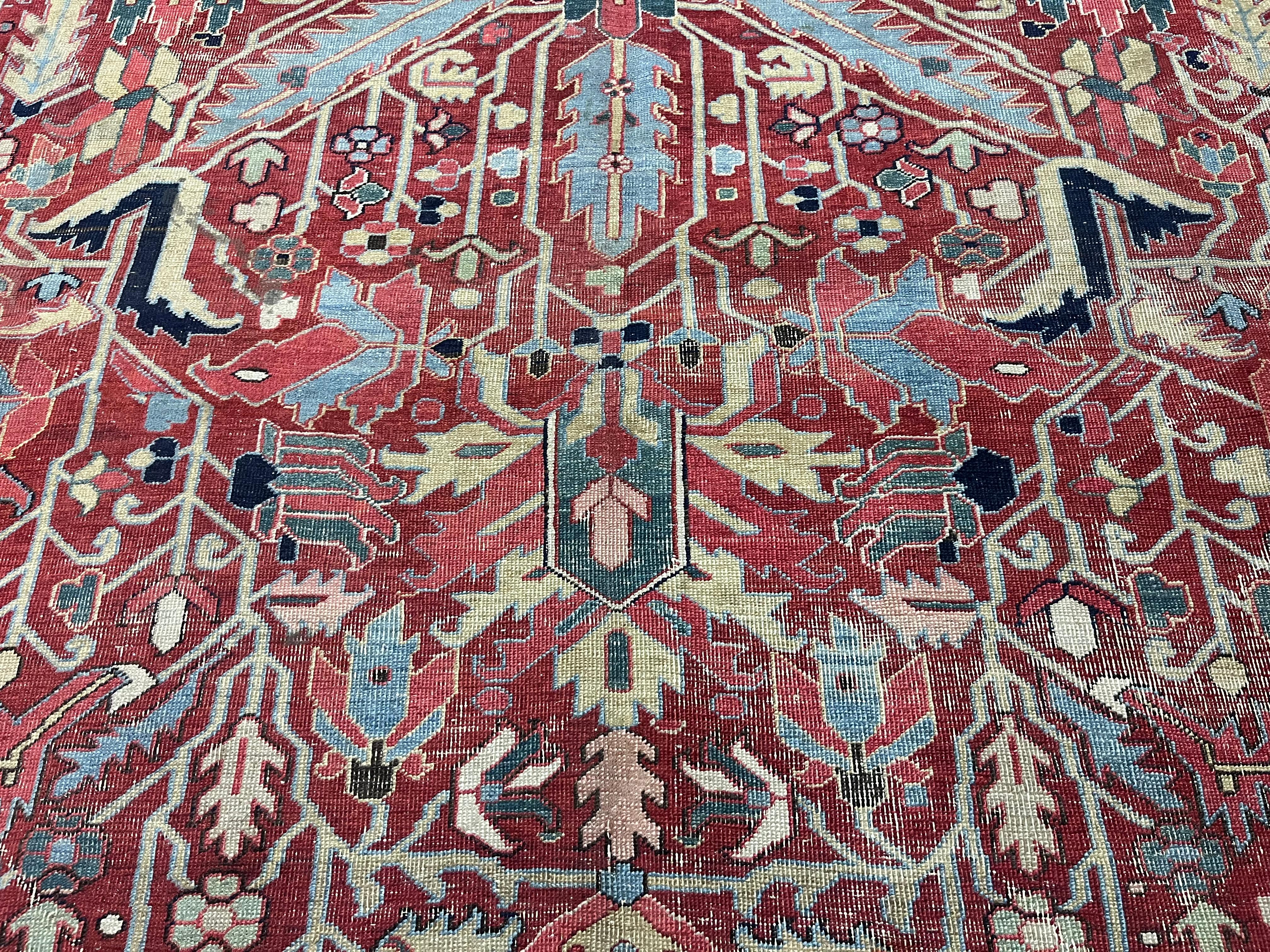 XX secolo Antique Persian Heriz Serapi Rug 8'11