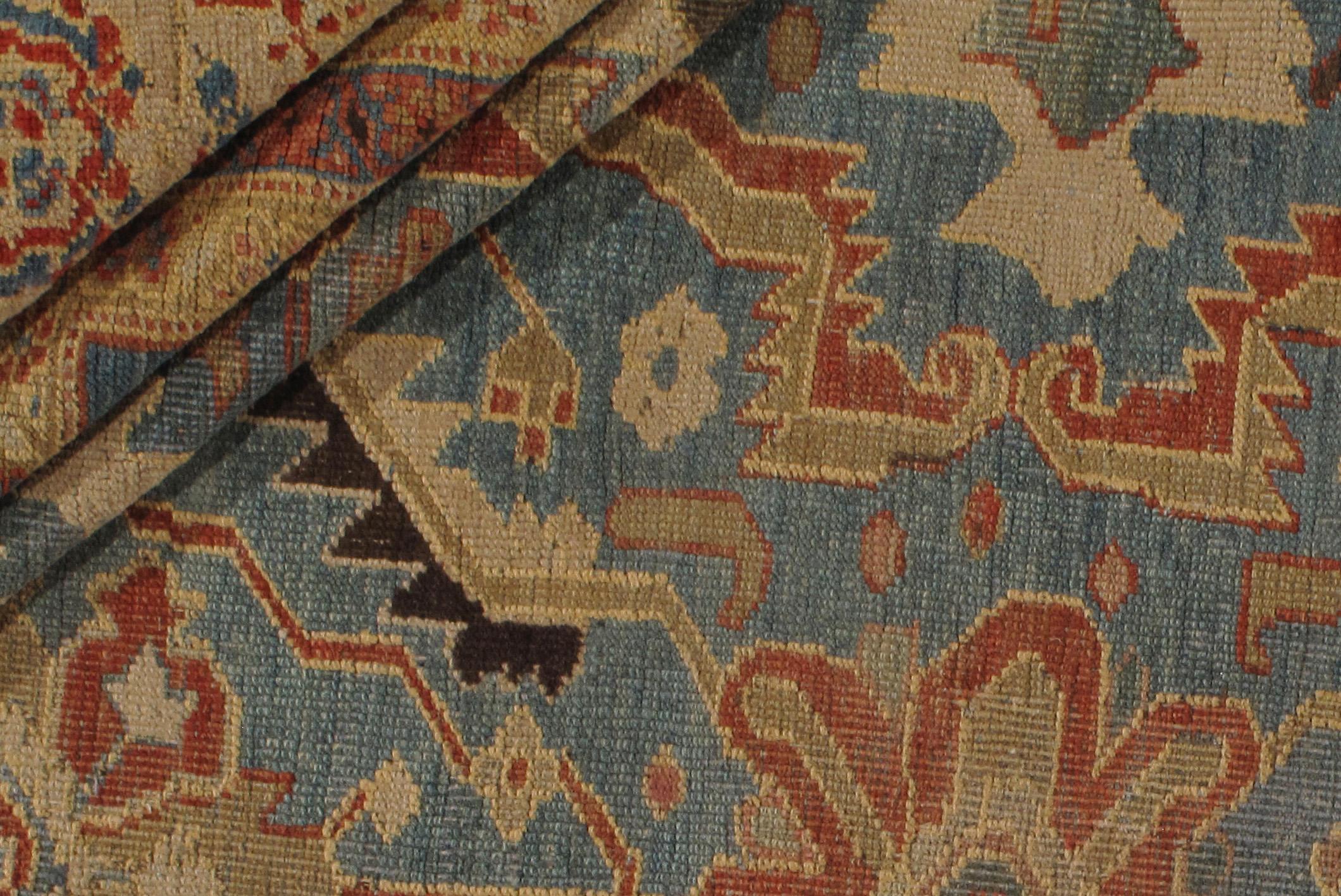 Antiker persischer Heriz Serapi-Teppich 9'7 x 12'. Serapi-Teppiche sind eine Qualitätsbezeichnung für Heriz-Teppiche mit festerer Webart, kürzerem Flor und feinerer Qualität. Unter den rund dreißig Townes im Webereibezirk Heriz gibt es kein Dorf