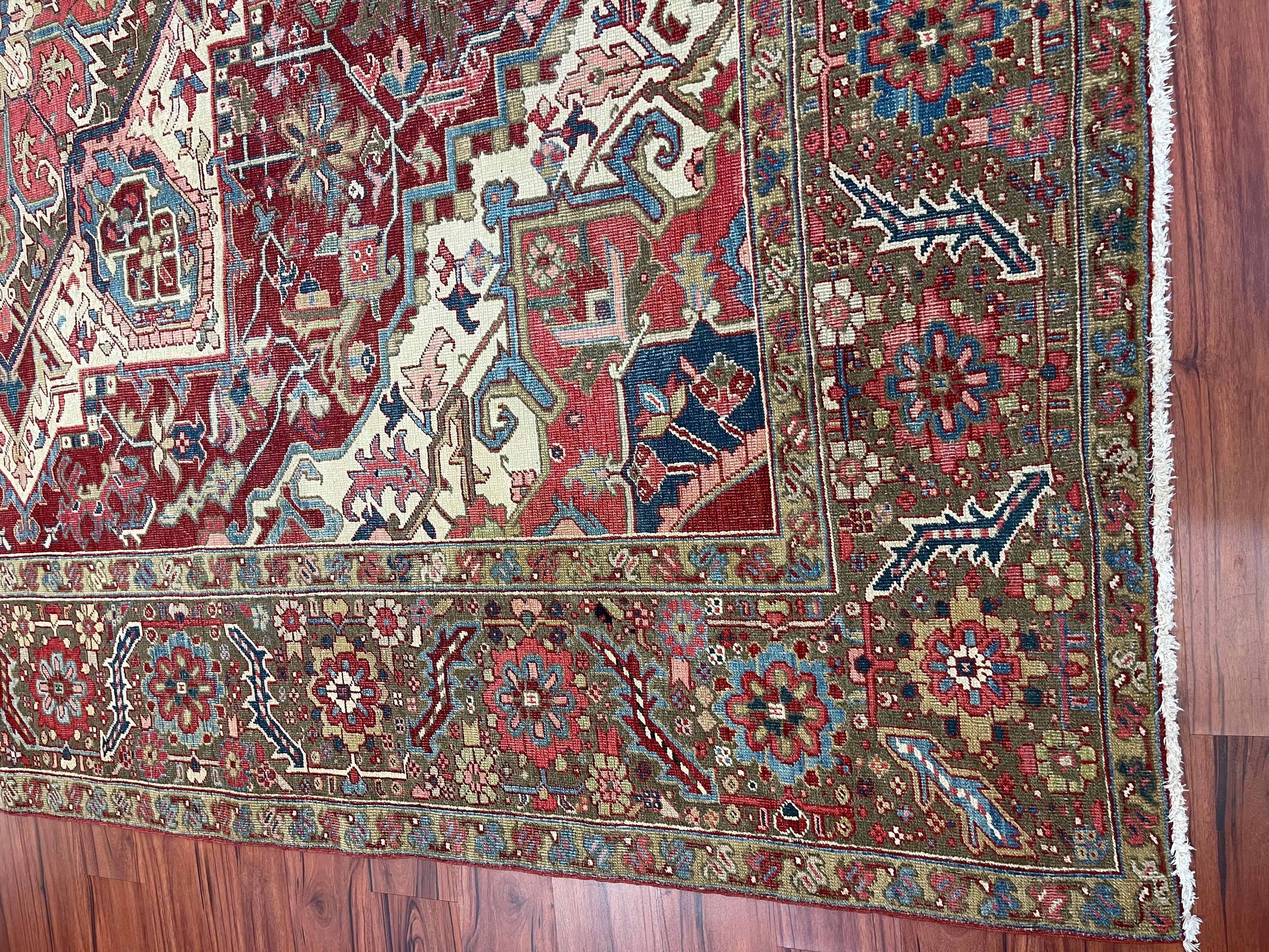 Tapis persan ancien Heriz Serapi en vente 13