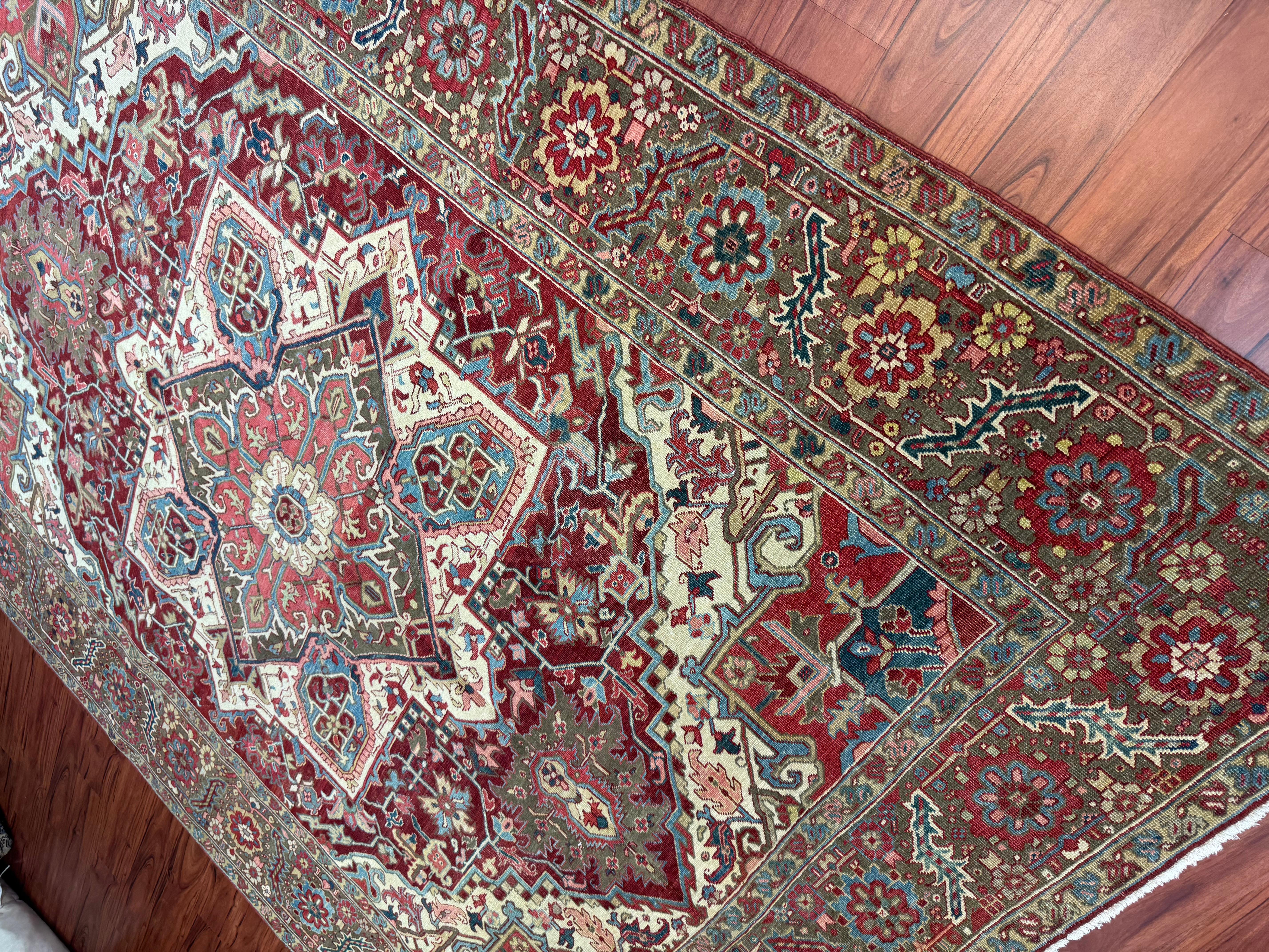 Tapis persan ancien Heriz Serapi Bon état - En vente à Gainesville, VA