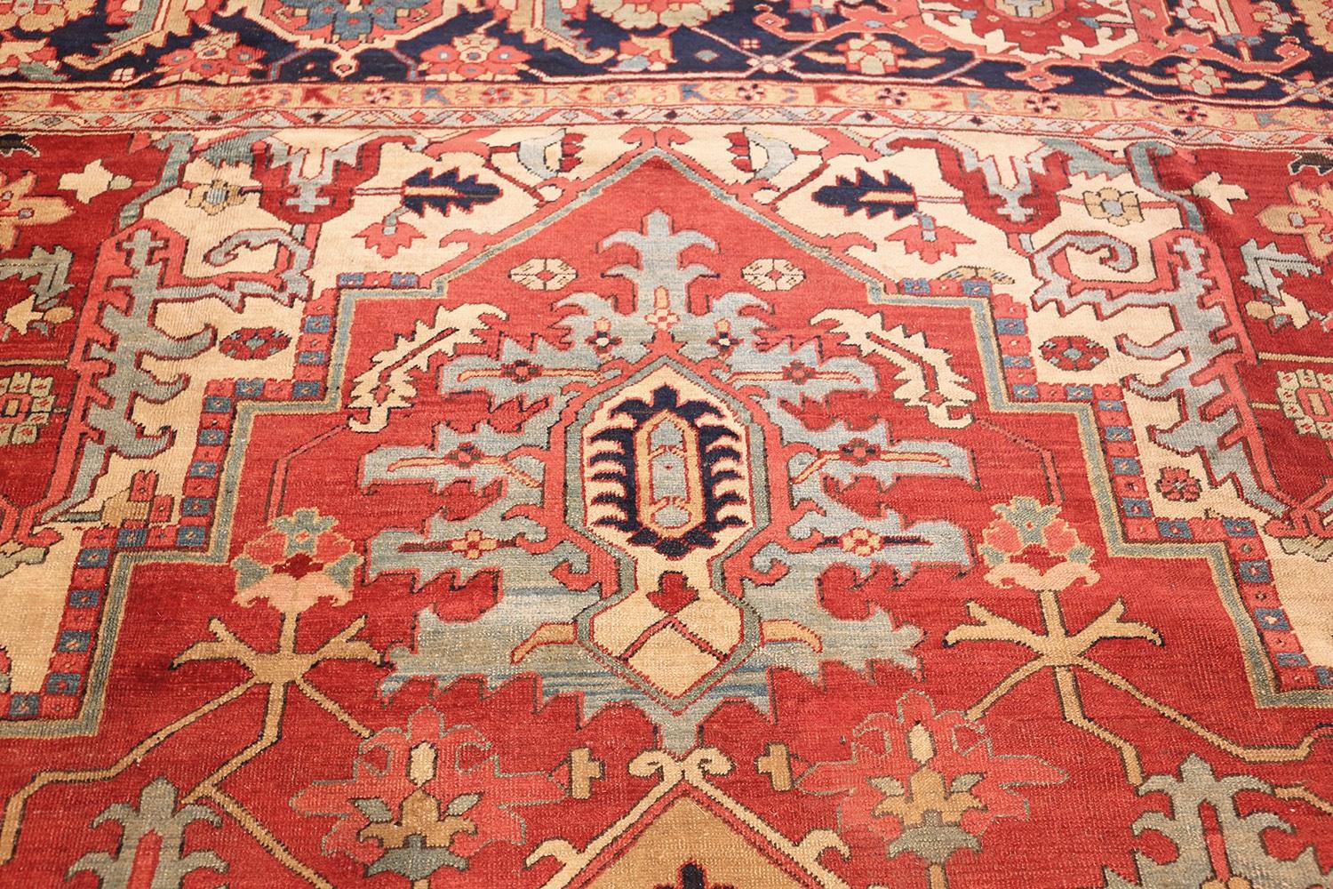 Hand-Knotted Antique Persian Heriz Serapi Rug. Size: 11 ft 2 in x 16 ft For Sale