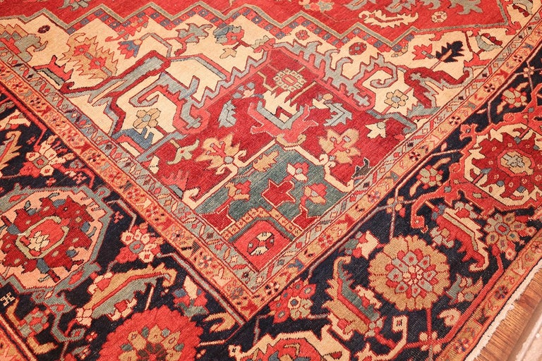 Wool Antique Persian Heriz Serapi Rug. Size: 11 ft 2 in x 16 ft (3.4 m x 4.88 m) For Sale
