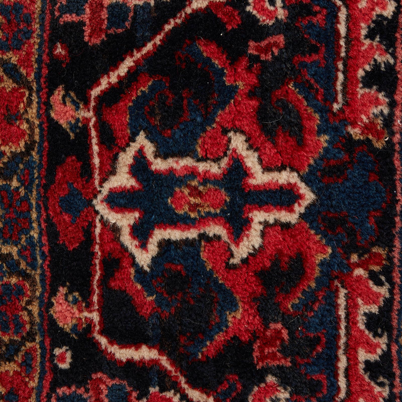 Antique Persian Heriz Serapi Style Rug For Sale 7