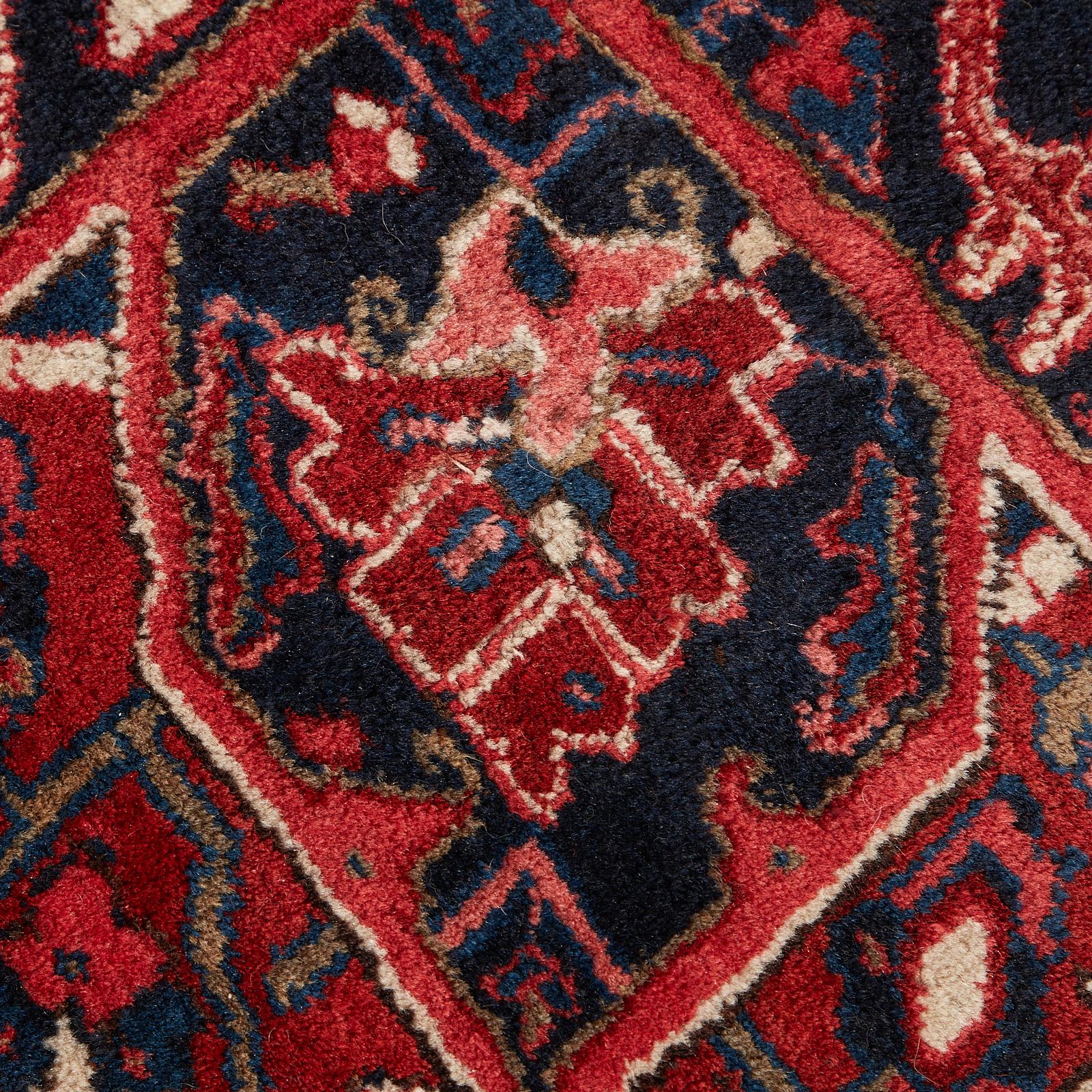 Antique Persian Heriz Serapi Style Rug For Sale 10