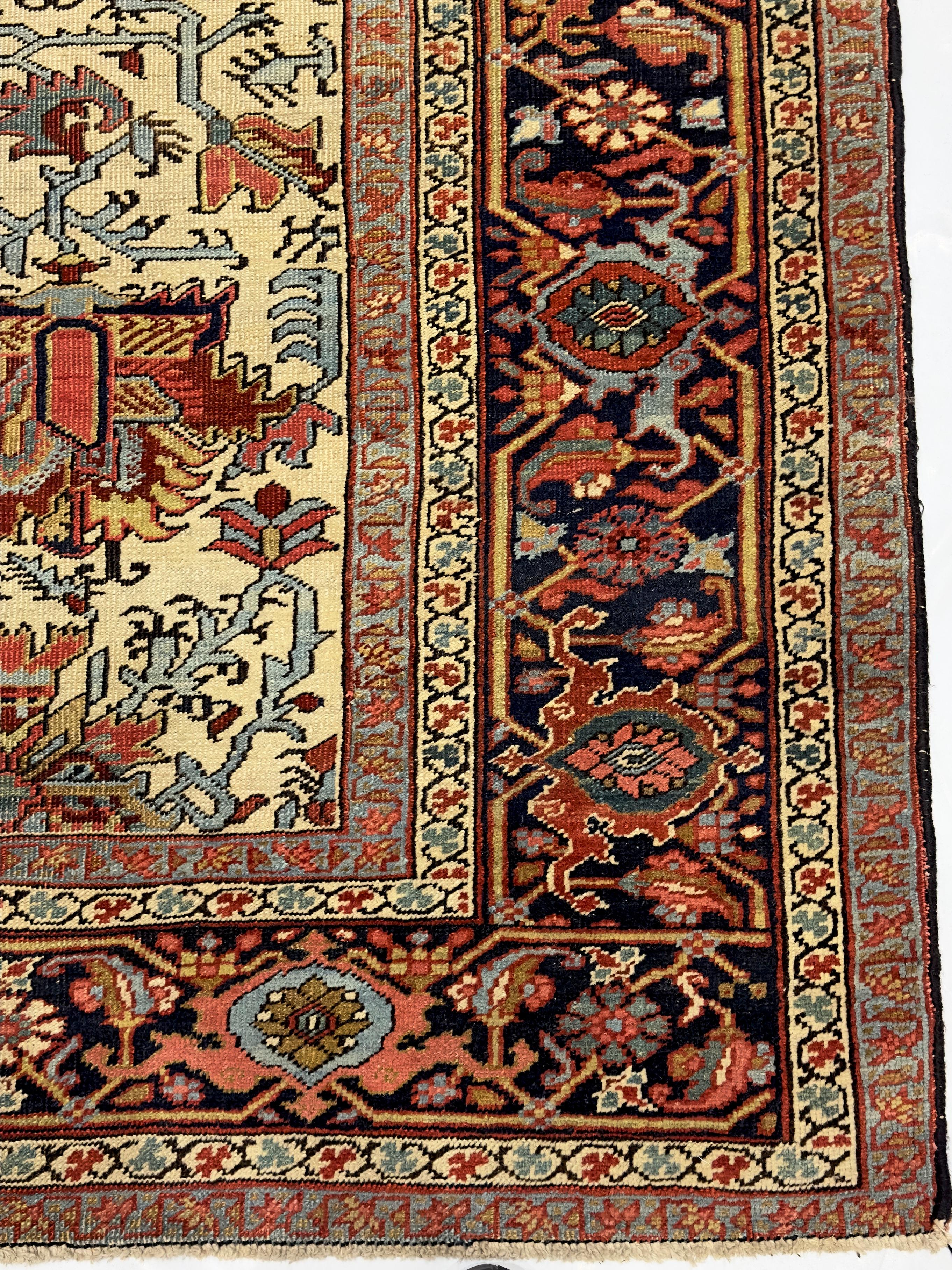 Antiker persischer Heriz Serapi Teppich in ungewöhnlichem Design 7'9
