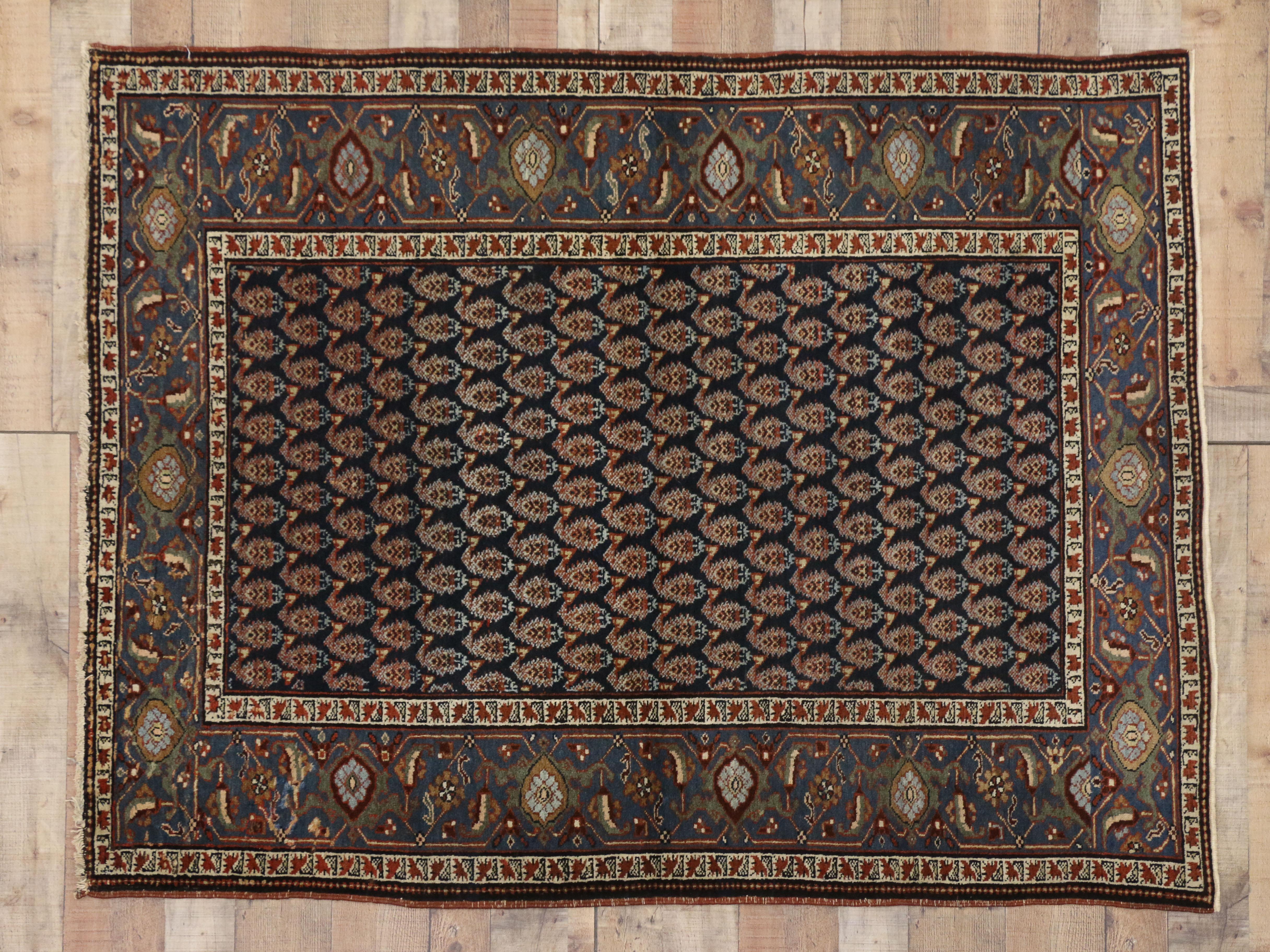 Antique Persian Heriz Rug with American Colonial Style For Sale 1