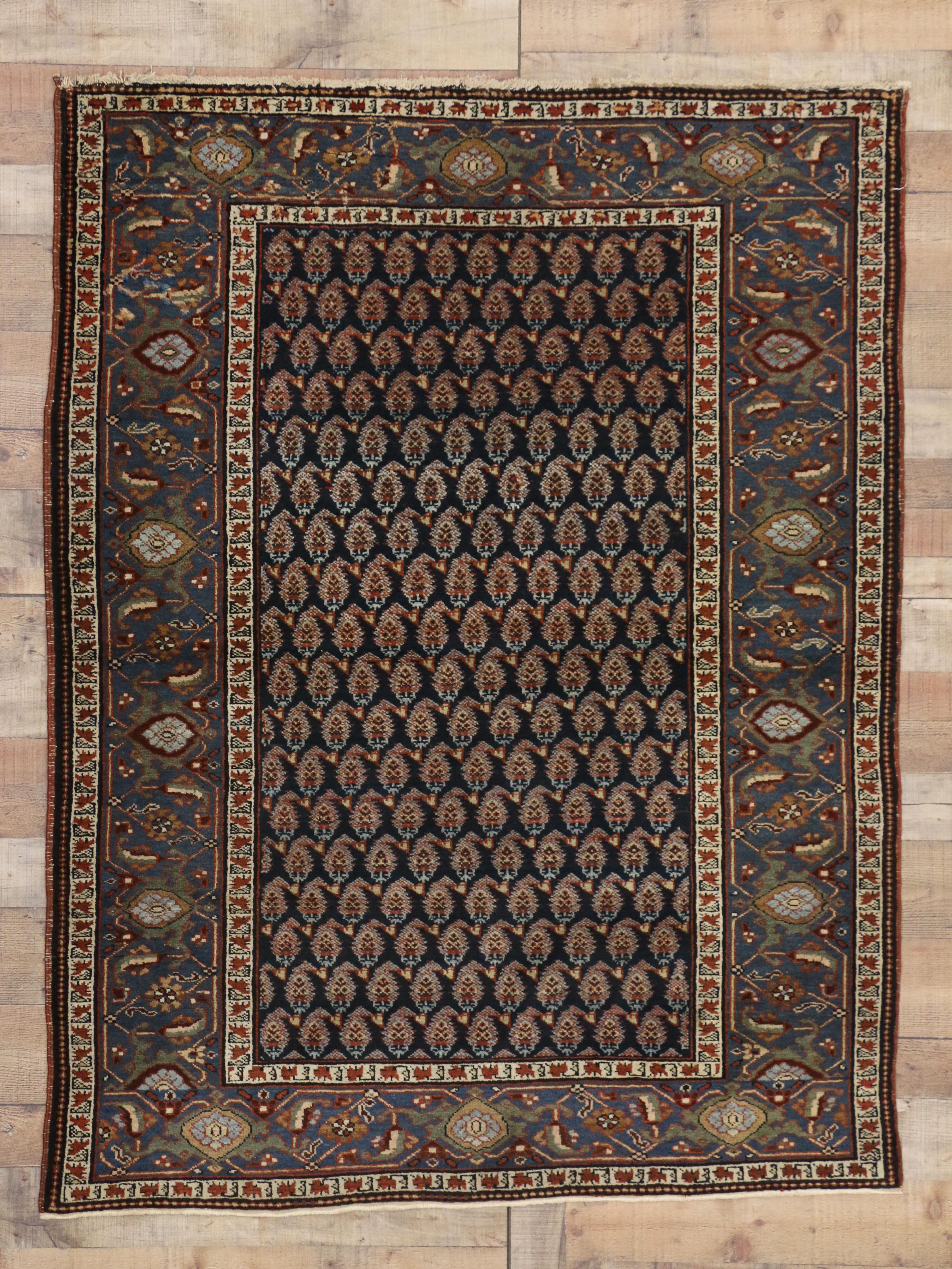 Antique Persian Heriz Rug with American Colonial Style For Sale 2