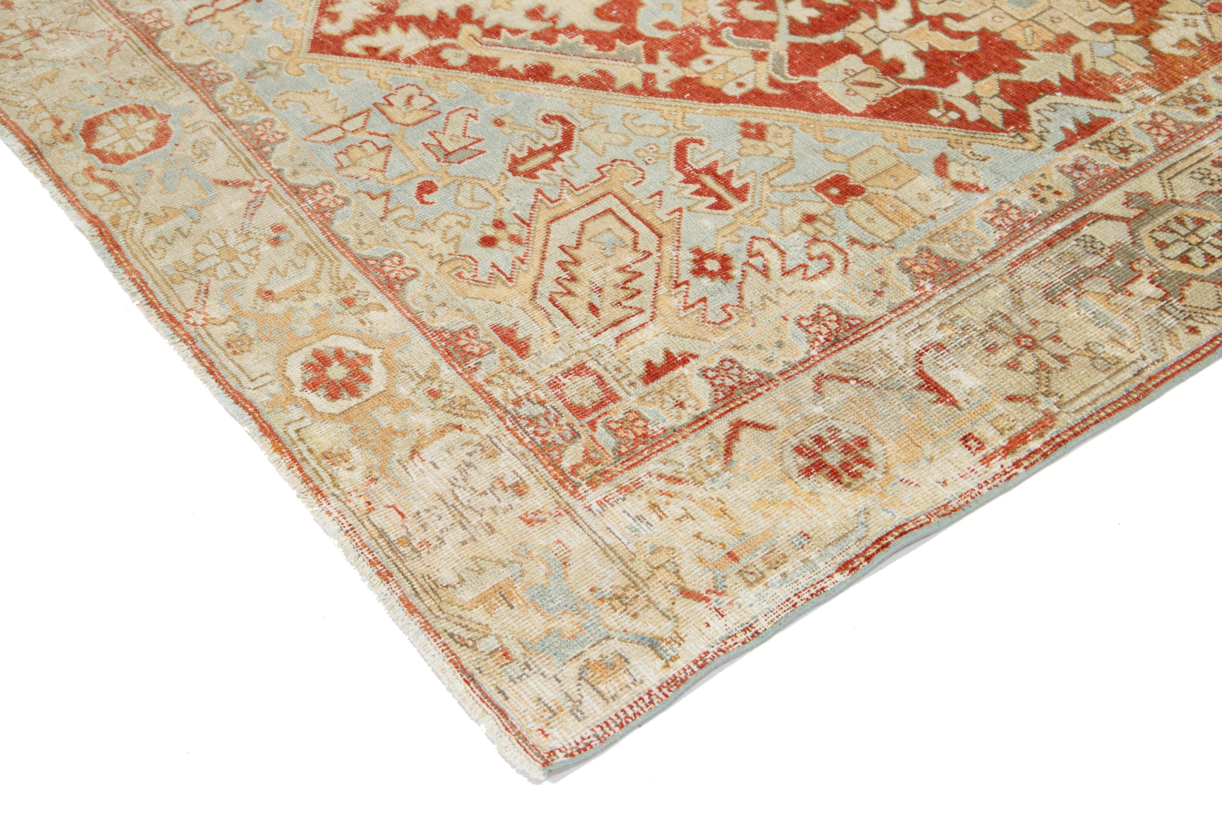 Tapis persan Heriz fait à la main en rouille avec motif de médaillon en vente 3