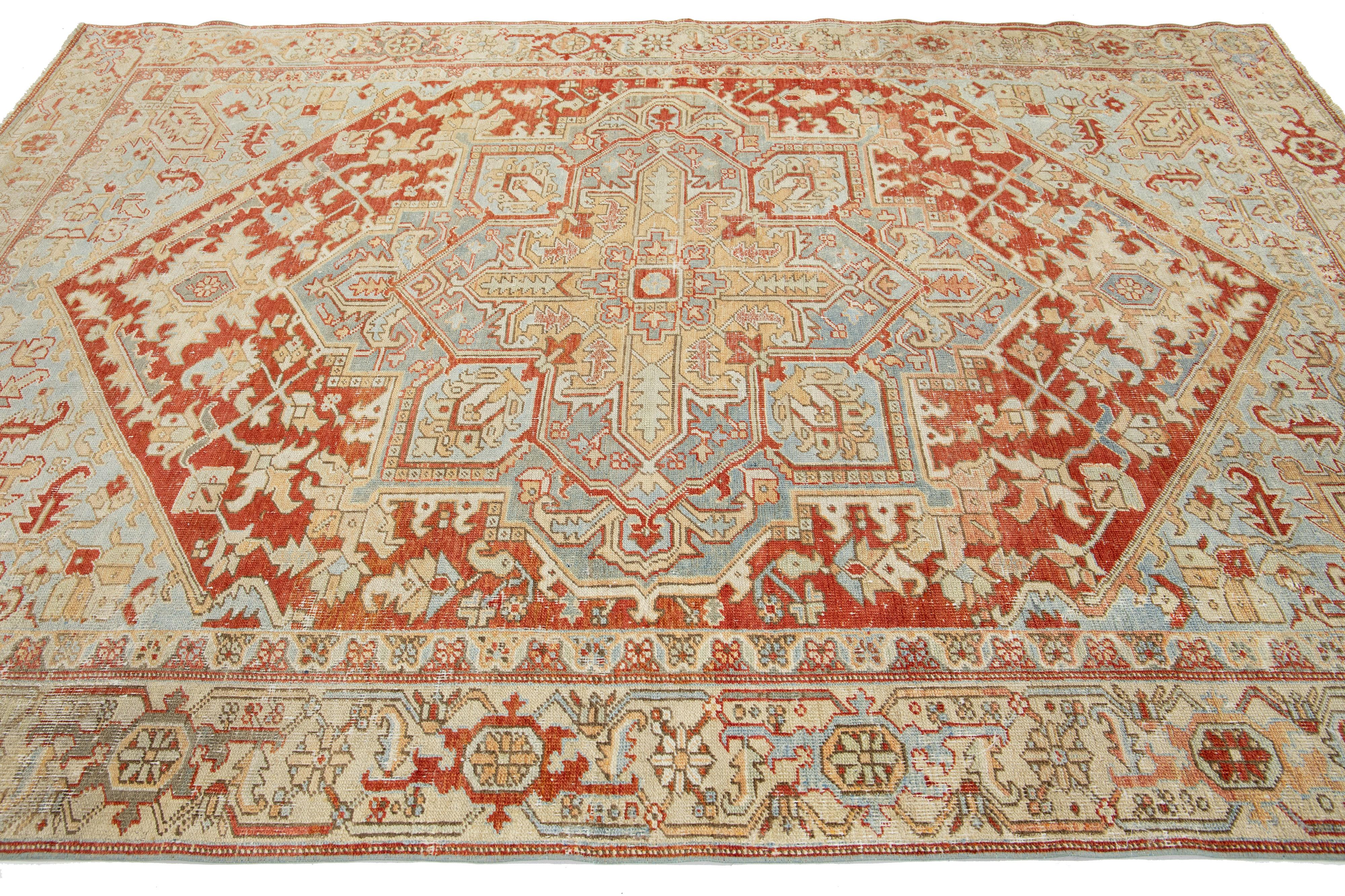 Tapis persan Heriz fait à la main en rouille avec motif de médaillon Bon état - En vente à Norwalk, CT