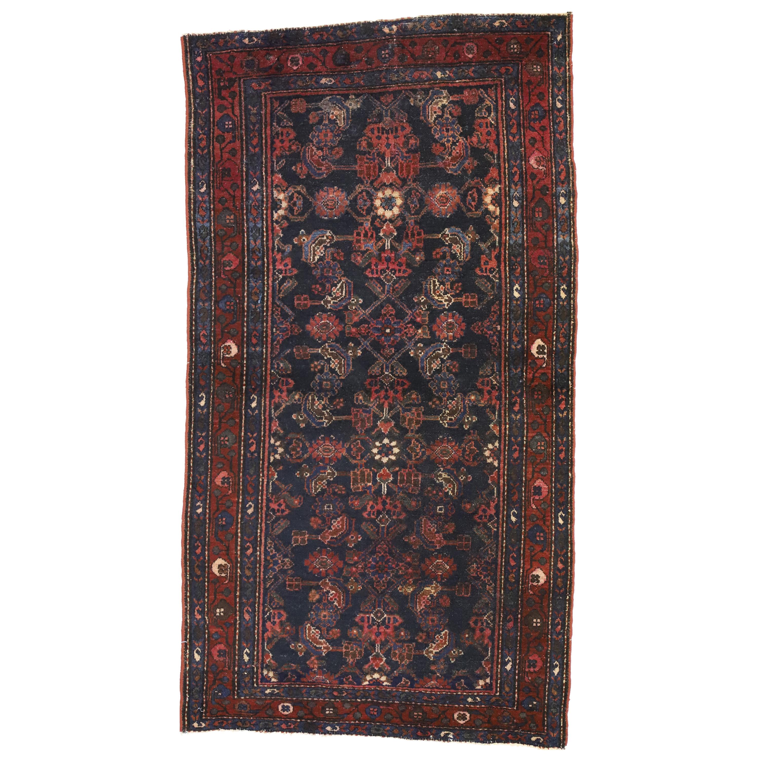 Tapis persan ancien d'appoint Hussainabad Hamadan de style victorien